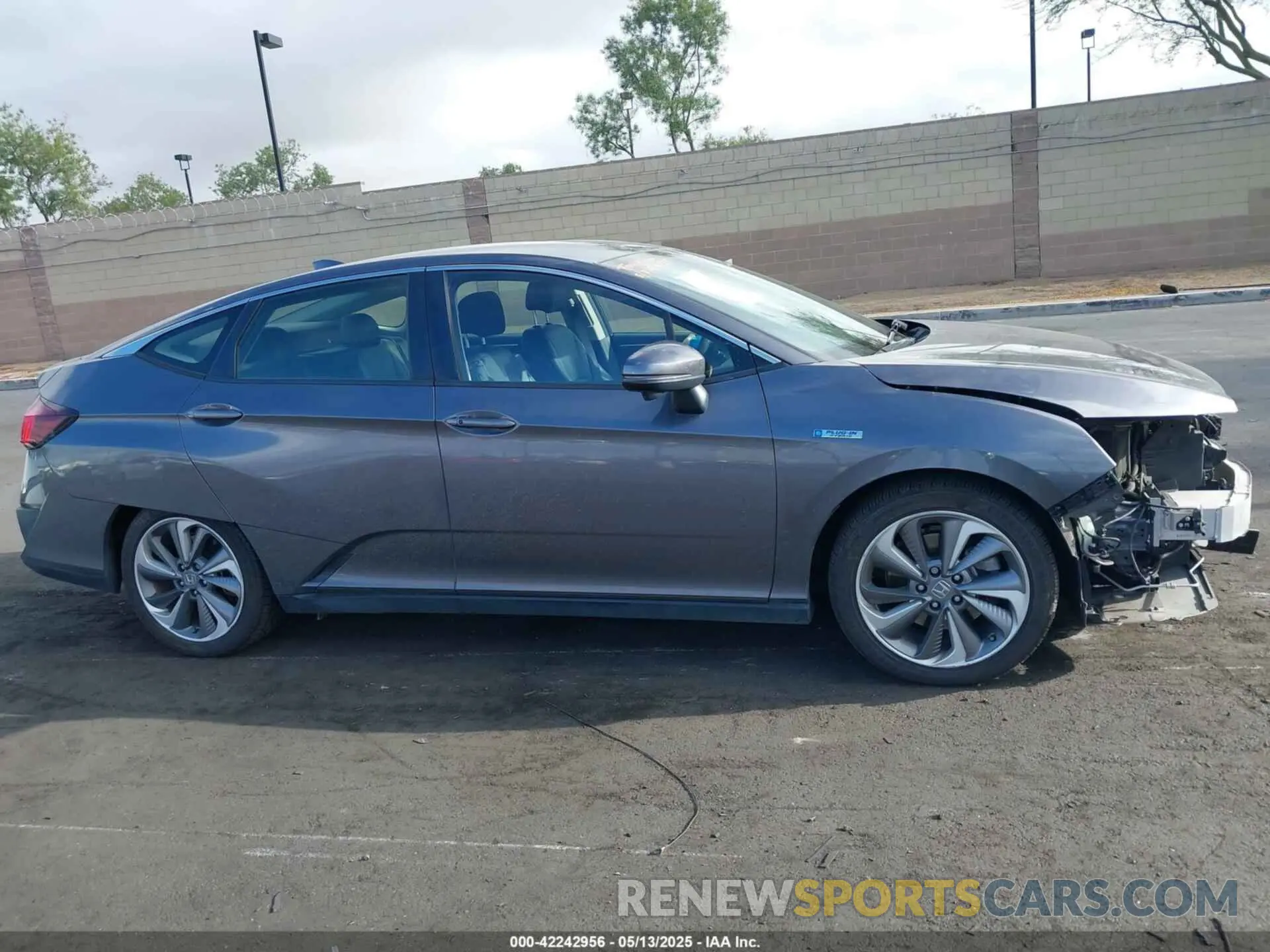 14 Photograph of a damaged car JHMZC5F13KC006824 HONDA CLARITY PLUG-IN HYBRID 2019
