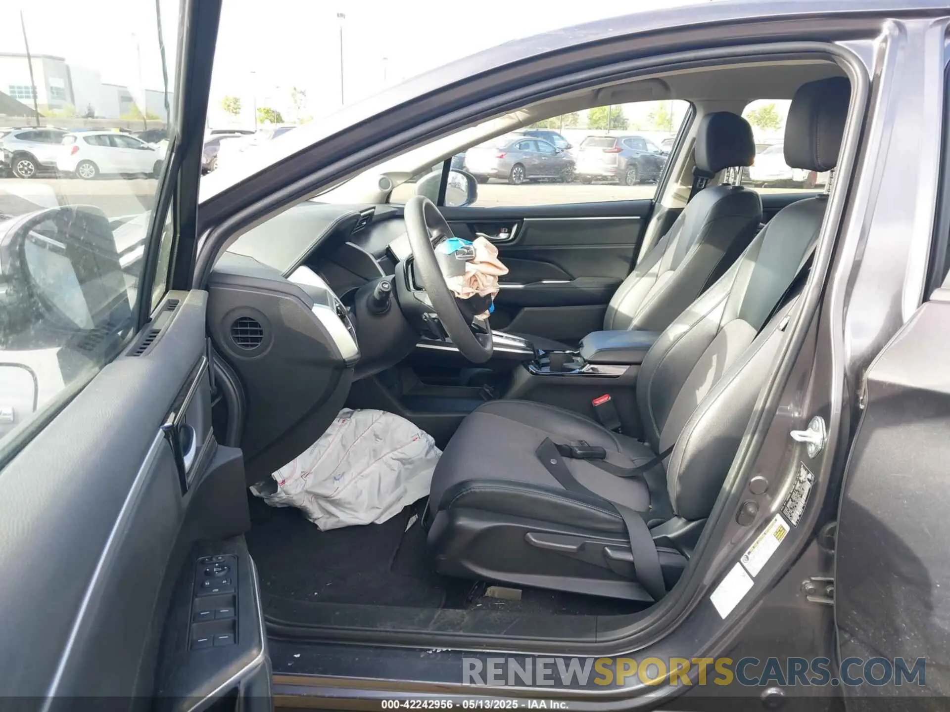 5 Photograph of a damaged car JHMZC5F13KC006824 HONDA CLARITY PLUG-IN HYBRID 2019
