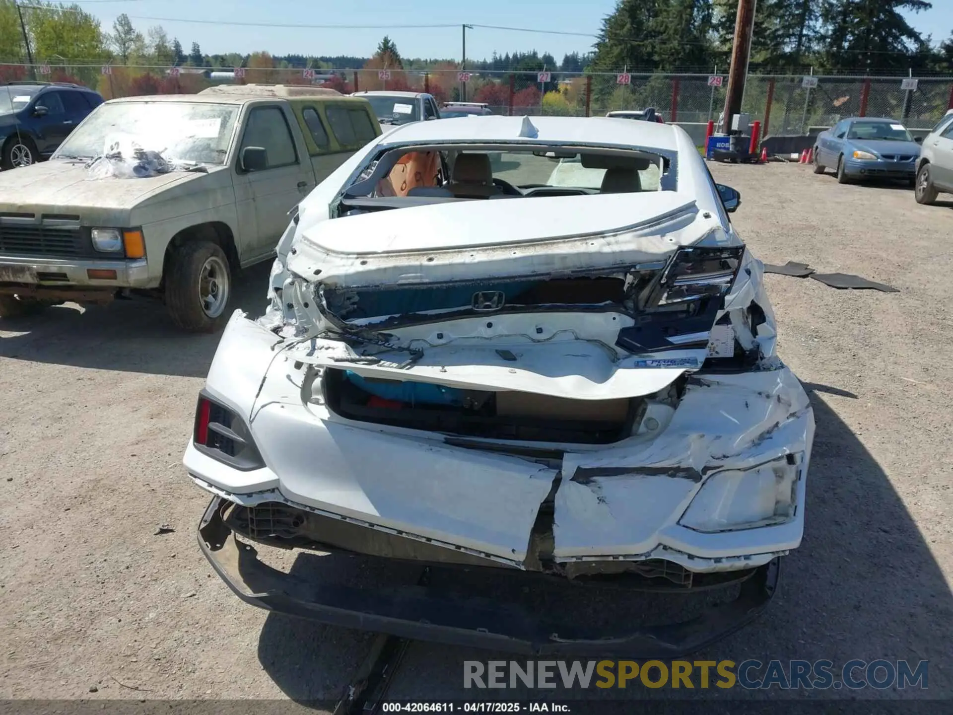 16 Photograph of a damaged car JHMZC5F1XKC007033 HONDA CLARITY PLUG-IN HYBRID 2019