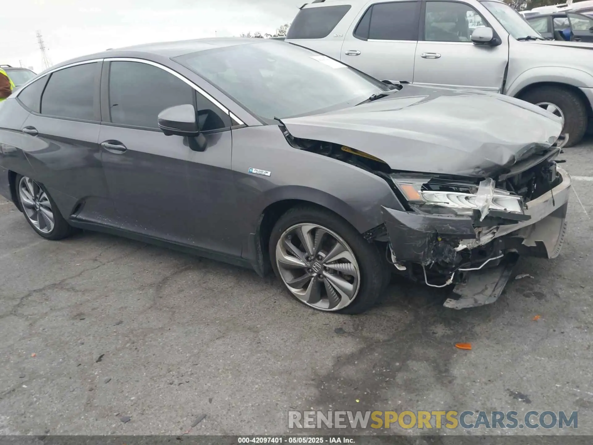 1 Photograph of a damaged car JHMZC5F35KC003117 HONDA CLARITY PLUG-IN HYBRID 2019