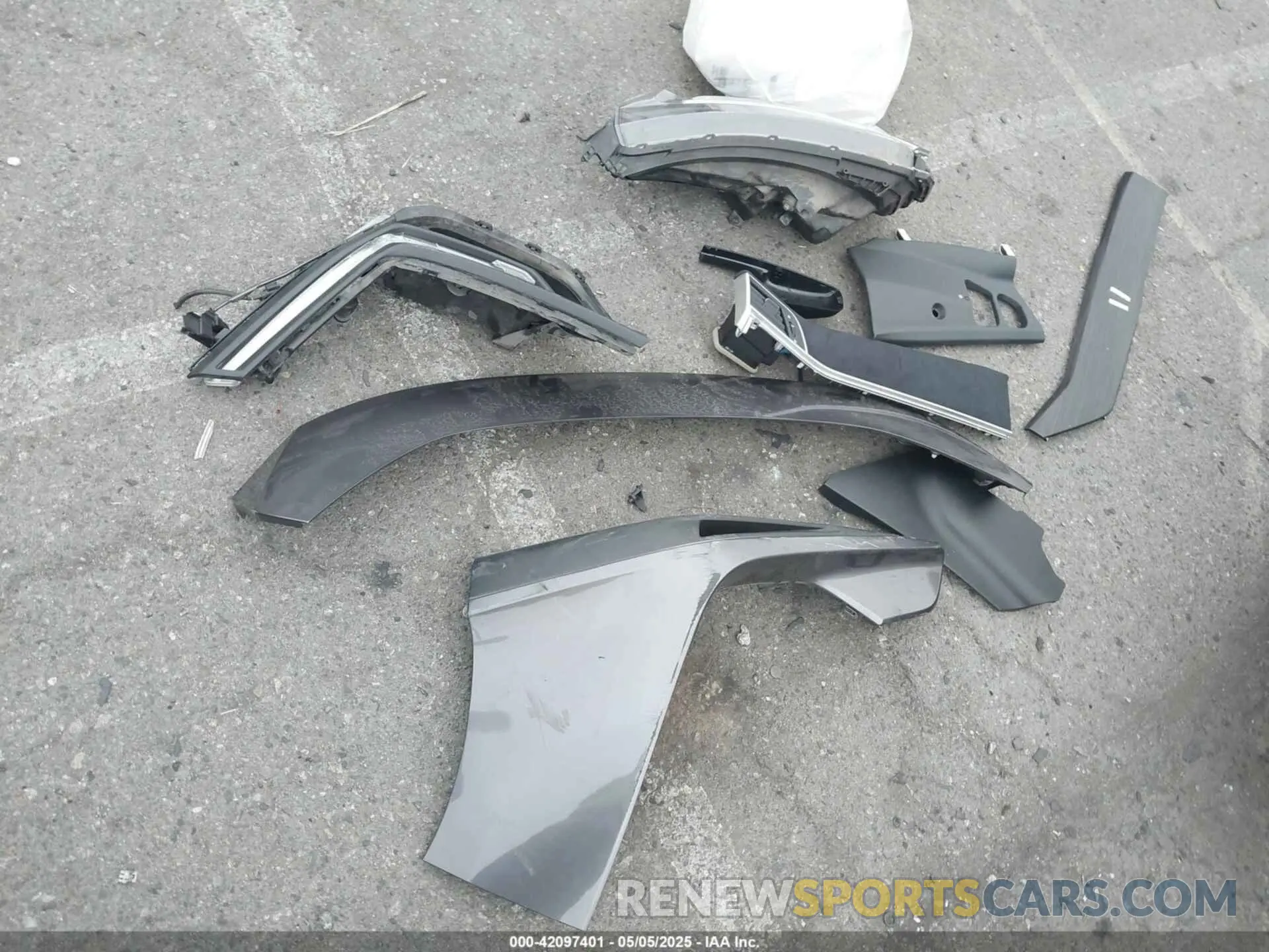 12 Photograph of a damaged car JHMZC5F35KC003117 HONDA CLARITY PLUG-IN HYBRID 2019