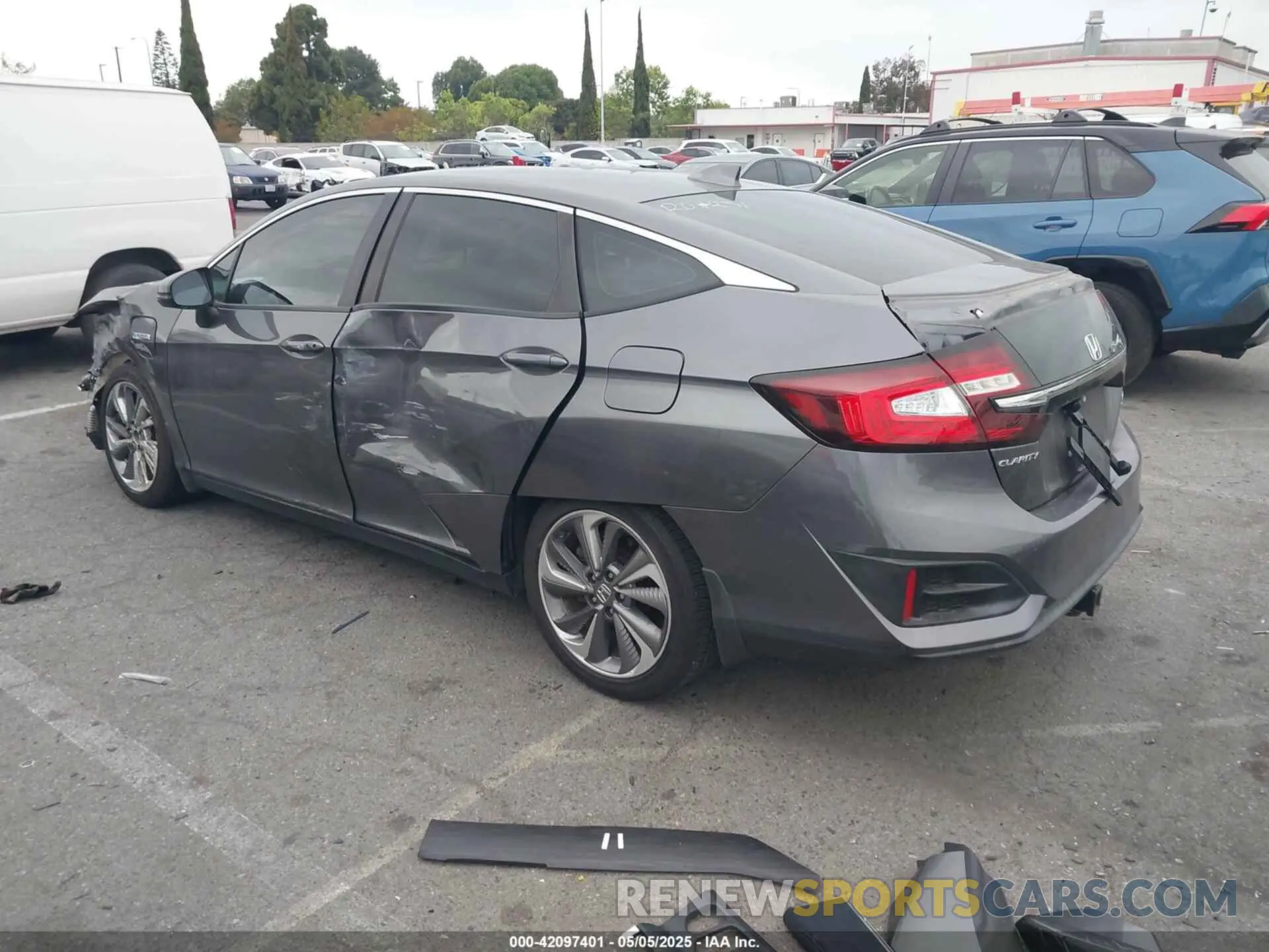 3 Photograph of a damaged car JHMZC5F35KC003117 HONDA CLARITY PLUG-IN HYBRID 2019