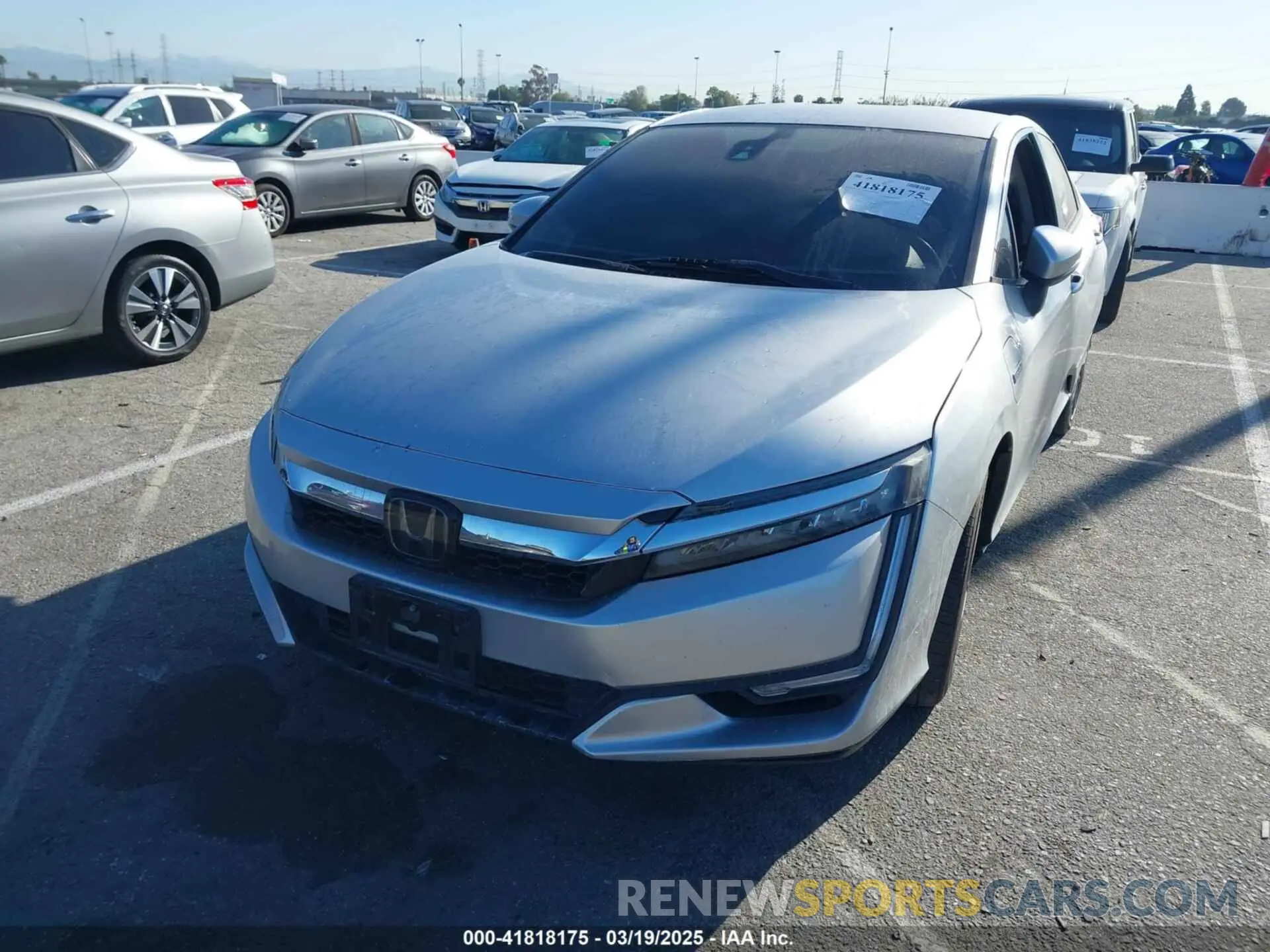 2 Photograph of a damaged car JHMZC5F38KC003399 HONDA CLARITY PLUG-IN HYBRID 2019