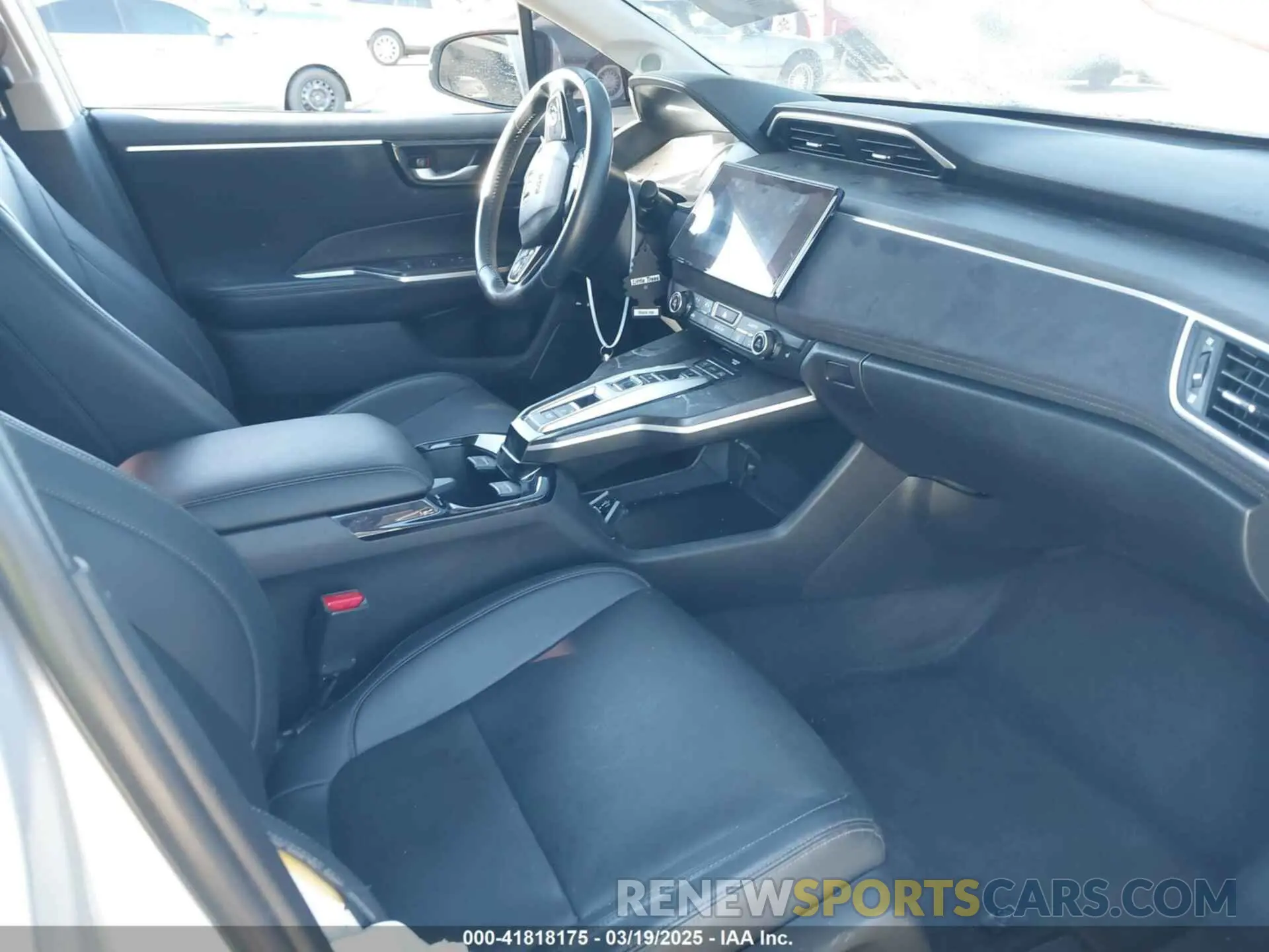 5 Photograph of a damaged car JHMZC5F38KC003399 HONDA CLARITY PLUG-IN HYBRID 2019