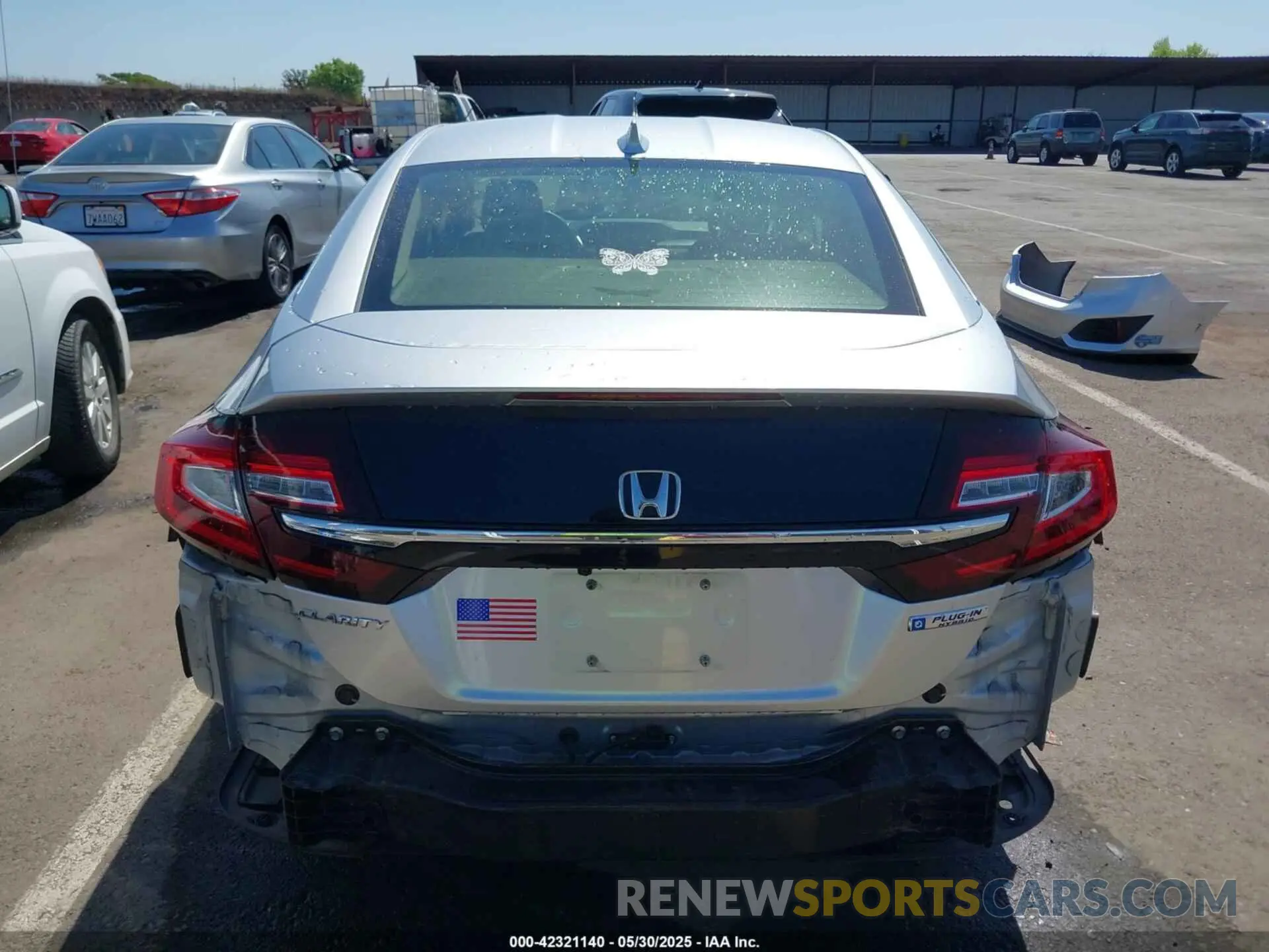 17 Photograph of a damaged car JHMZC5F17LC002213 HONDA CLARITY PLUG-IN HYBRID 2020