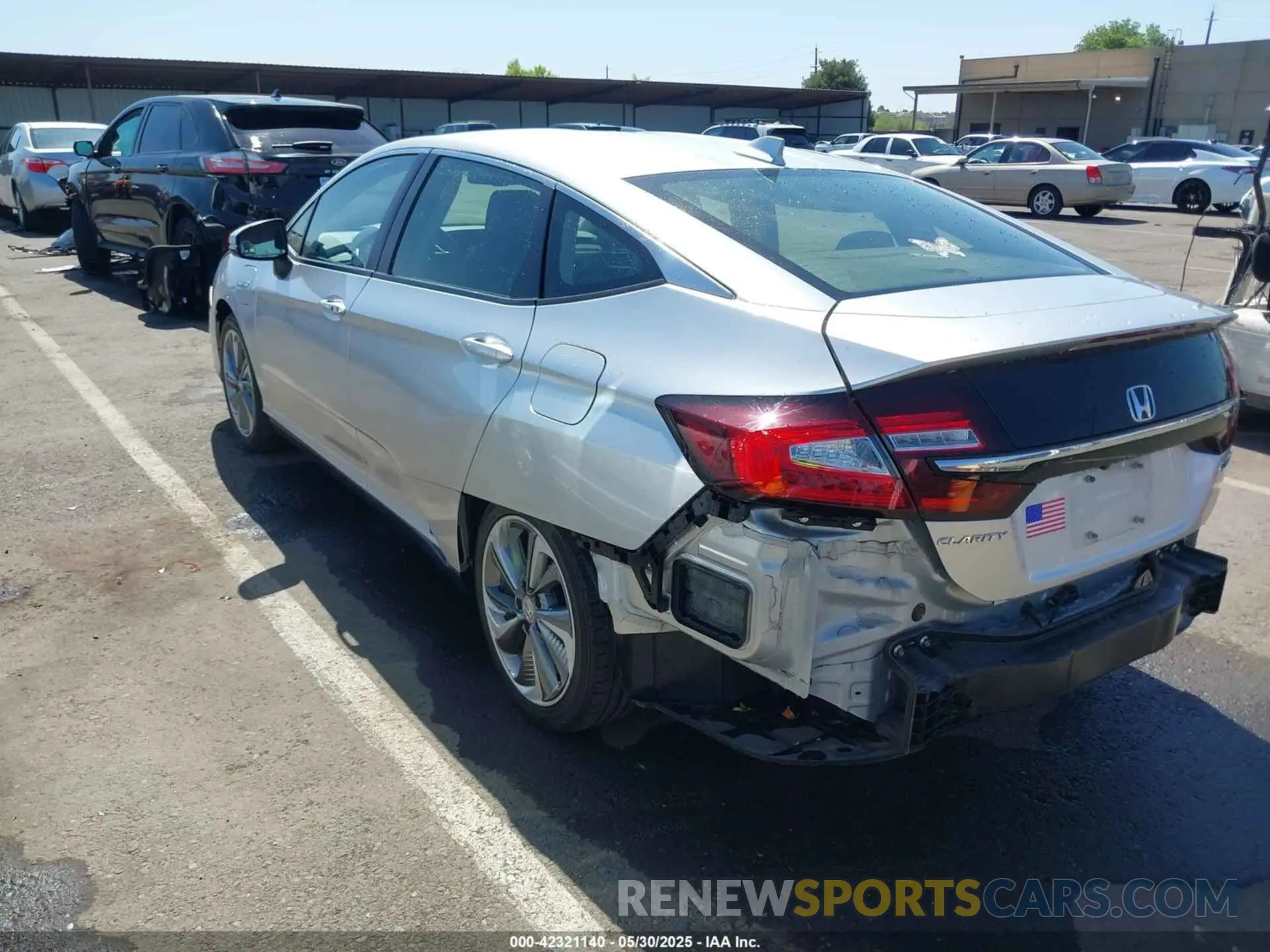 3 Photograph of a damaged car JHMZC5F17LC002213 HONDA CLARITY PLUG-IN HYBRID 2020