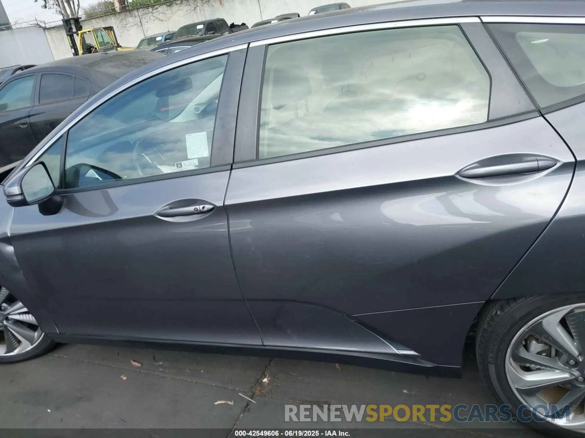 15 Photograph of a damaged car JHMZC5F35MC000091 HONDA CLARITY PLUG-IN HYBRID 2021