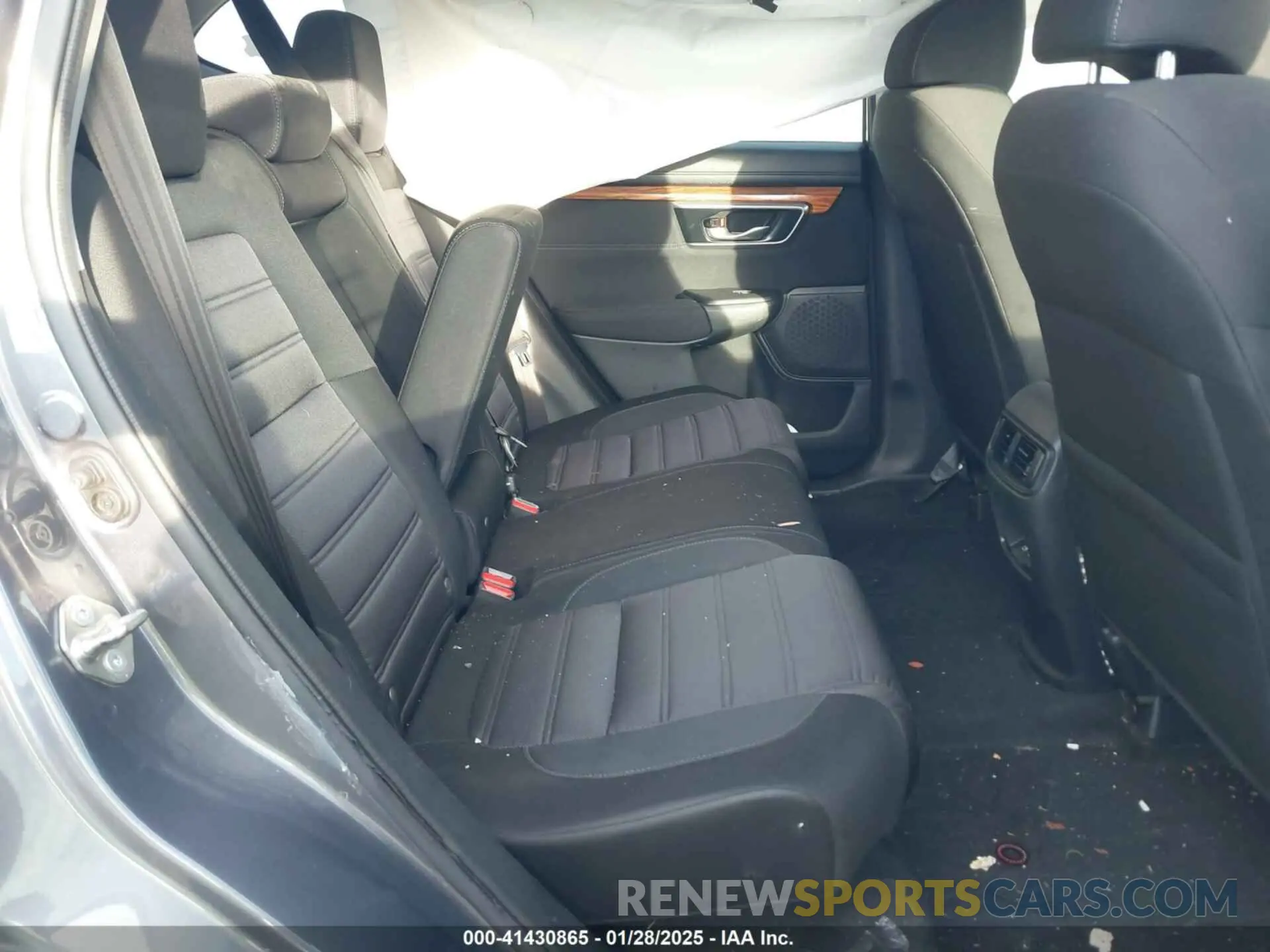 8 Photograph of a damaged car 2HKRW1H50KH508678 HONDA CR-V 2019