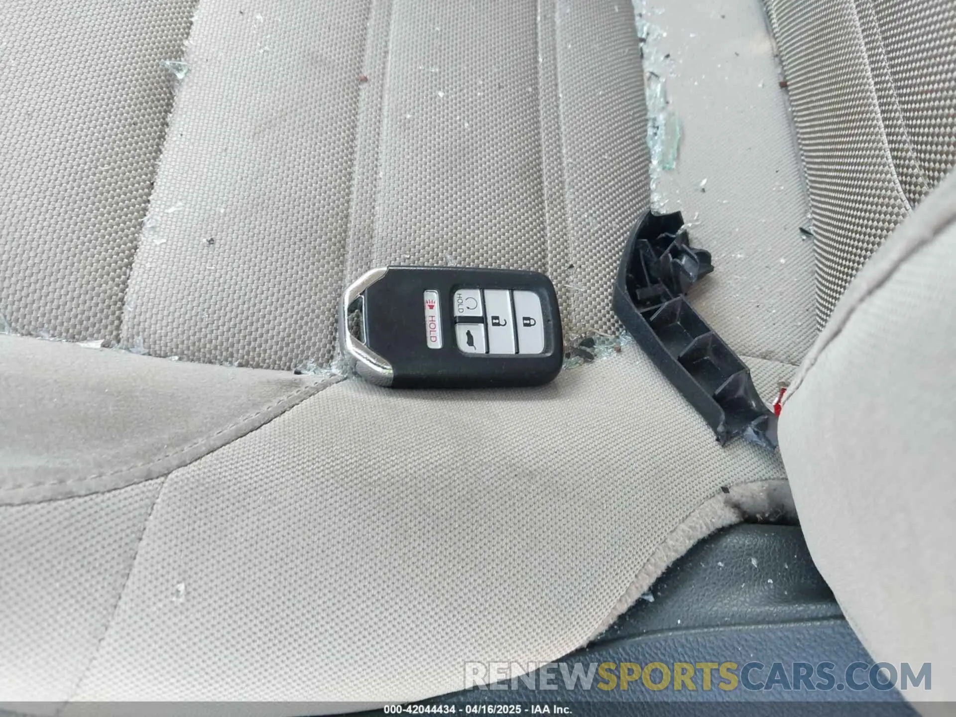 11 Photograph of a damaged car 2HKRW1H58KH500568 HONDA CR-V 2019