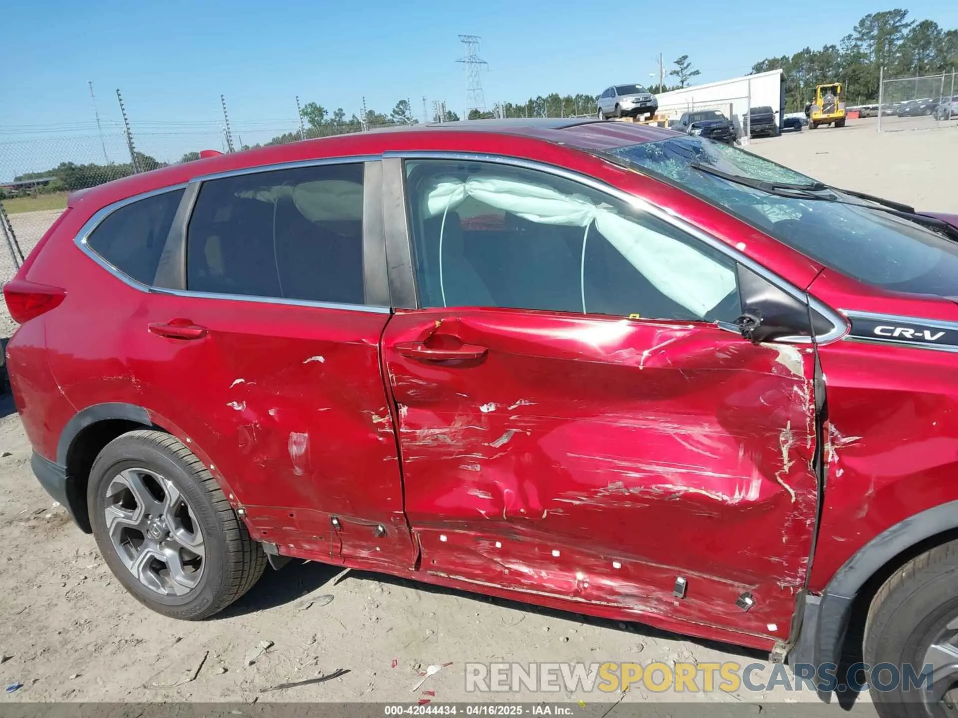13 Photograph of a damaged car 2HKRW1H58KH500568 HONDA CR-V 2019