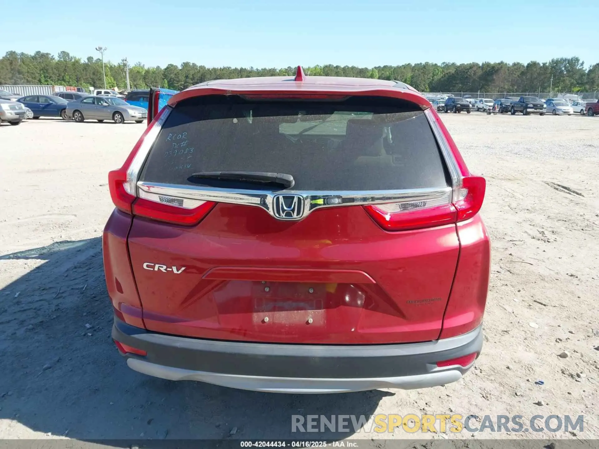 16 Photograph of a damaged car 2HKRW1H58KH500568 HONDA CR-V 2019
