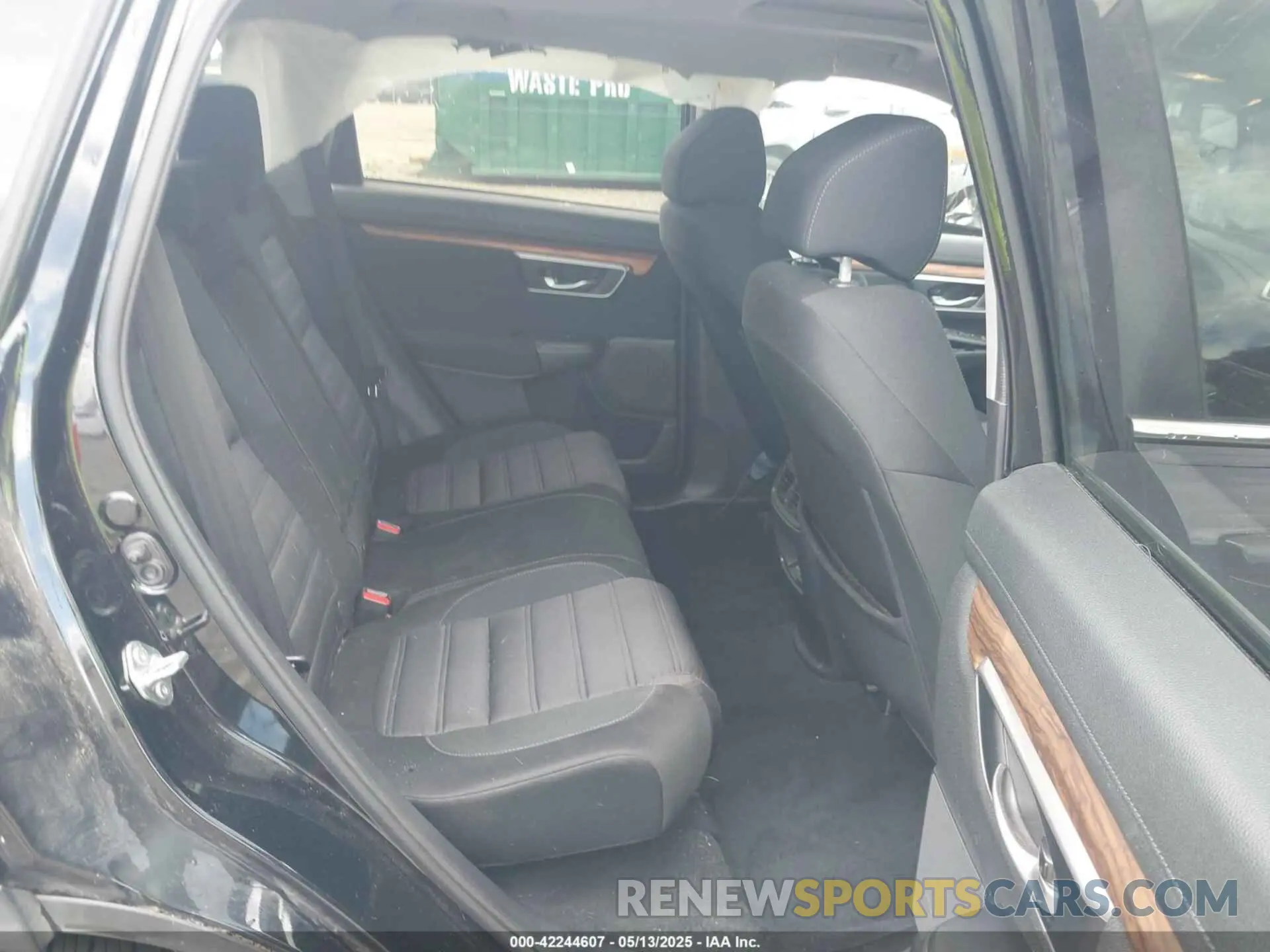 8 Photograph of a damaged car 2HKRW1H58KH513031 HONDA CR-V 2019