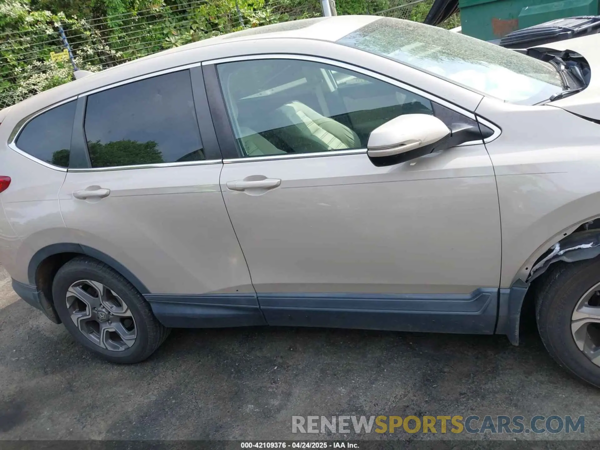 13 Photograph of a damaged car 2HKRW1H59KH502832 HONDA CR-V 2019