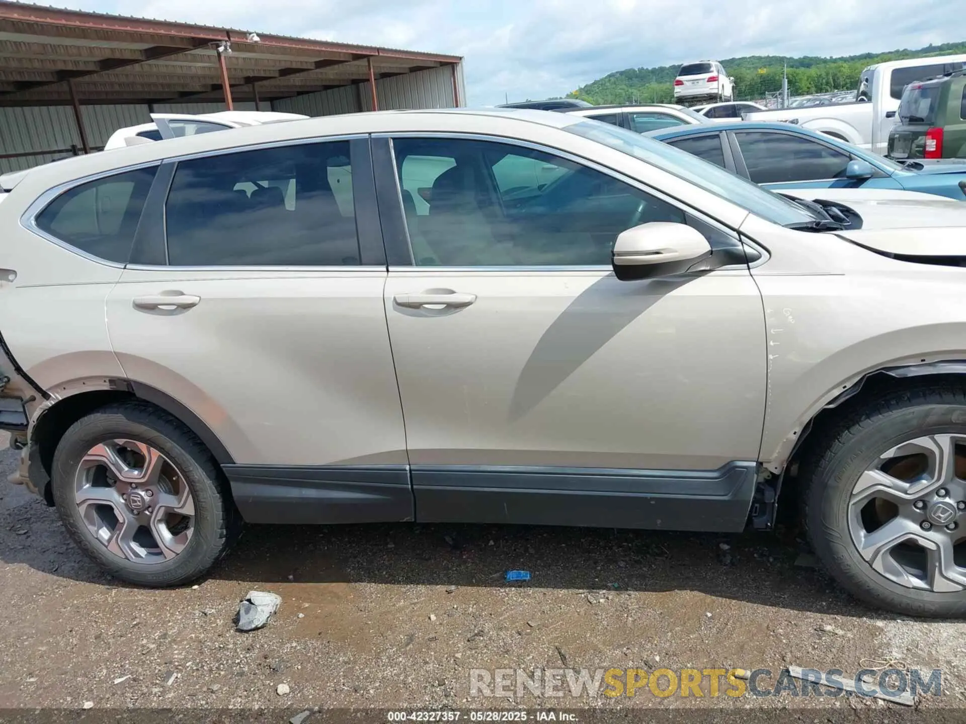 14 Photograph of a damaged car 2HKRW1H82KH503766 HONDA CR-V 2019
