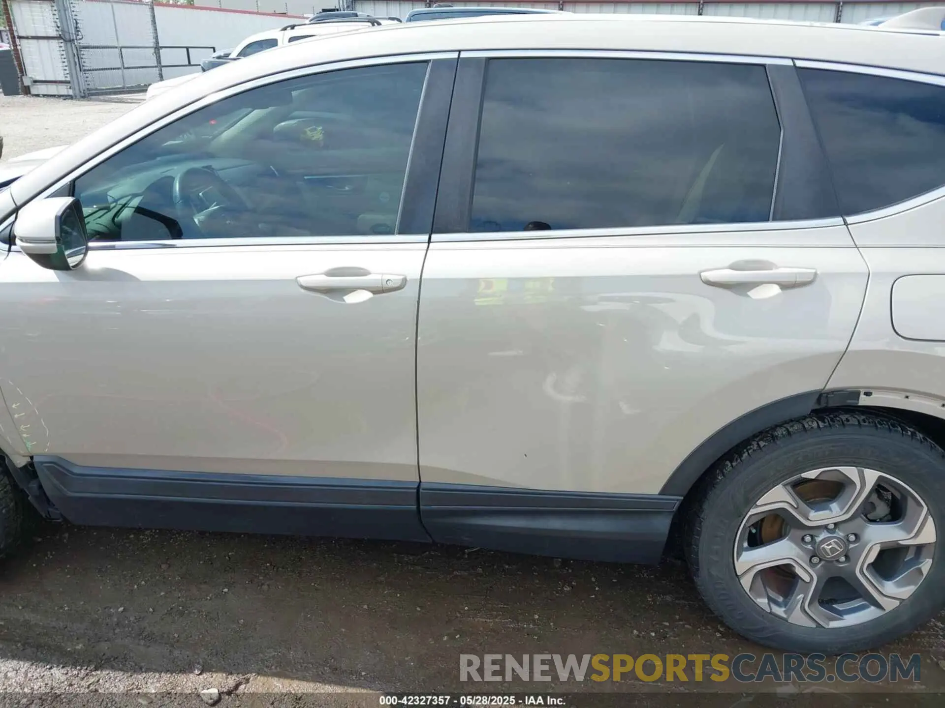 15 Photograph of a damaged car 2HKRW1H82KH503766 HONDA CR-V 2019