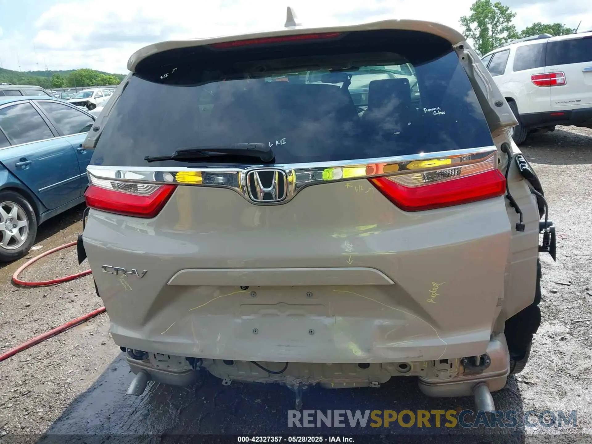 17 Photograph of a damaged car 2HKRW1H82KH503766 HONDA CR-V 2019
