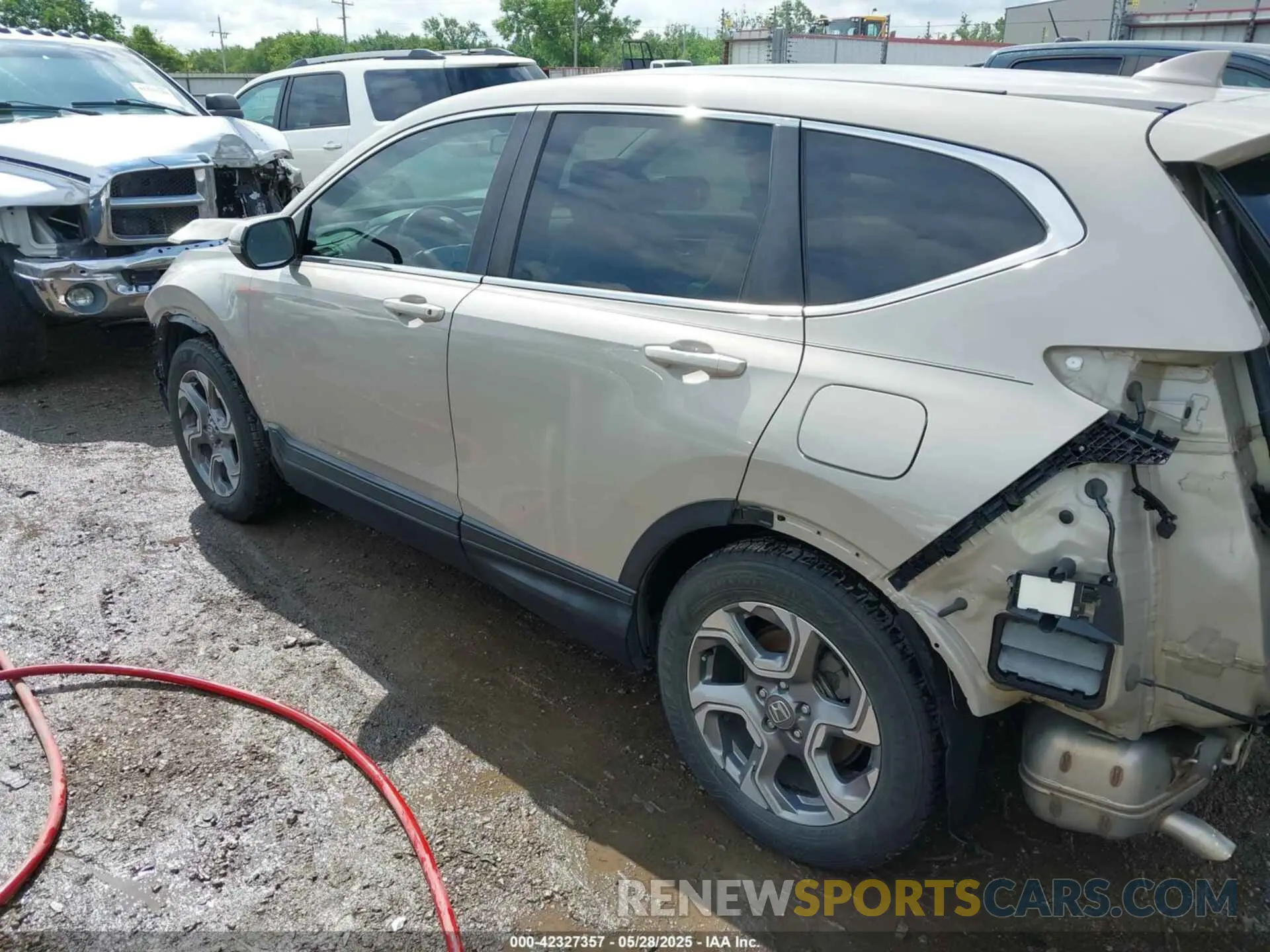 3 Photograph of a damaged car 2HKRW1H82KH503766 HONDA CR-V 2019