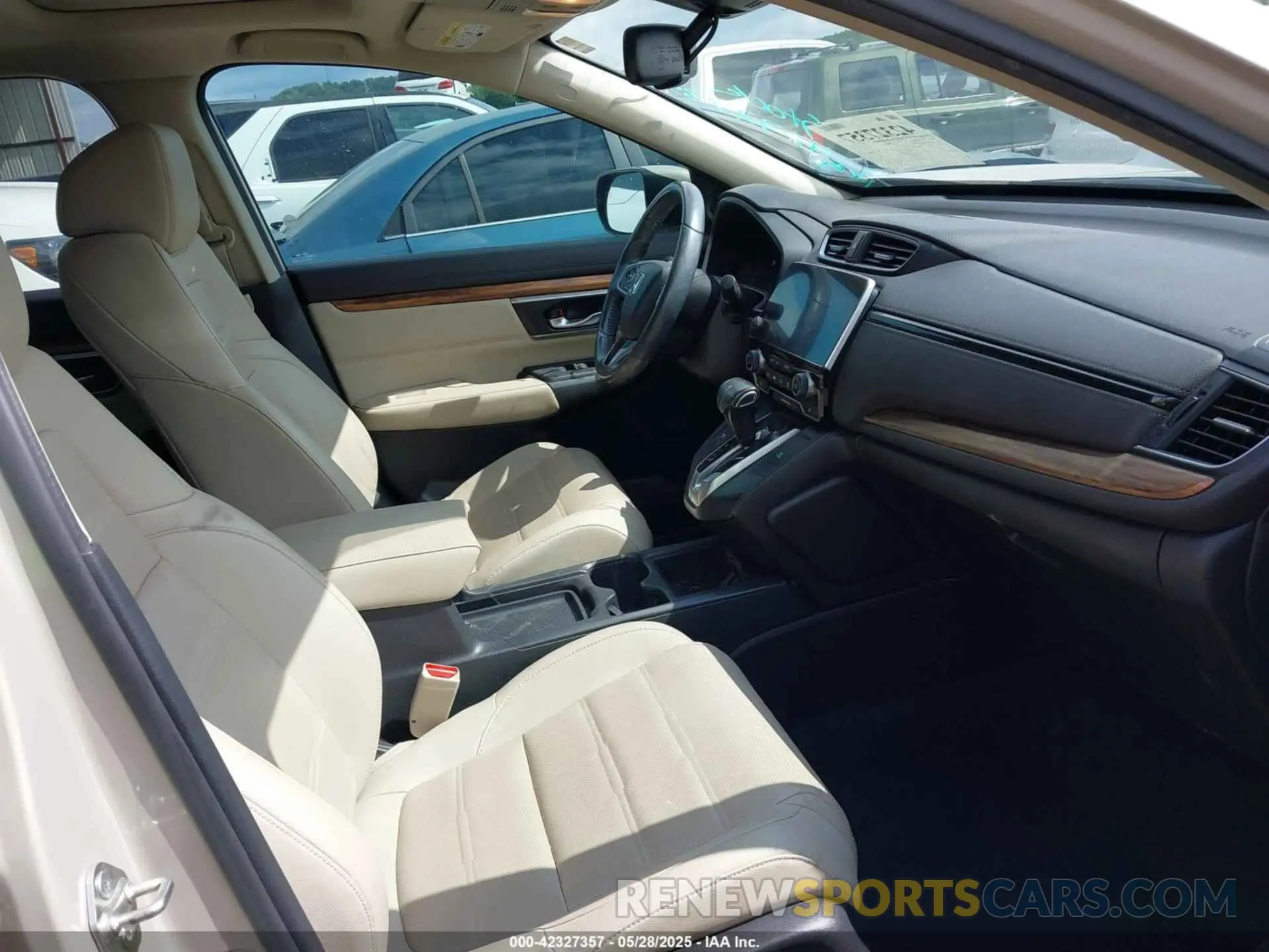 5 Photograph of a damaged car 2HKRW1H82KH503766 HONDA CR-V 2019