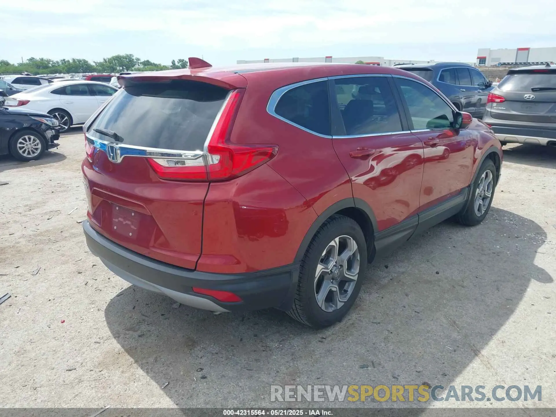 4 Photograph of a damaged car 2HKRW1H86KH502975 HONDA CR-V 2019