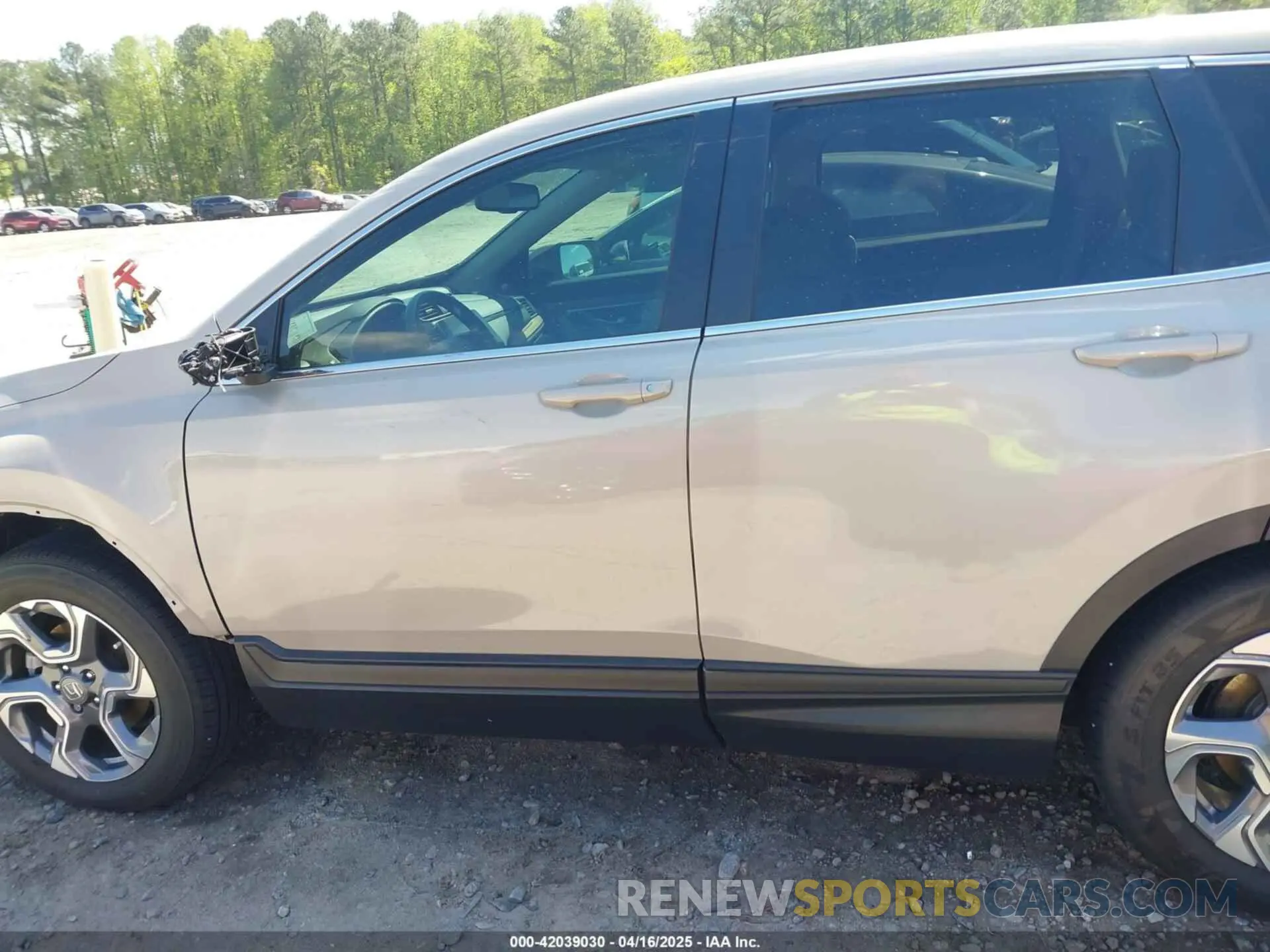 14 Photograph of a damaged car 2HKRW1H88KH506560 HONDA CR-V 2019