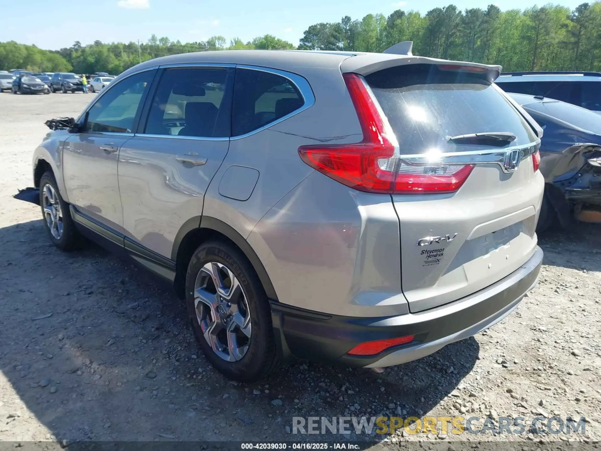 3 Photograph of a damaged car 2HKRW1H88KH506560 HONDA CR-V 2019