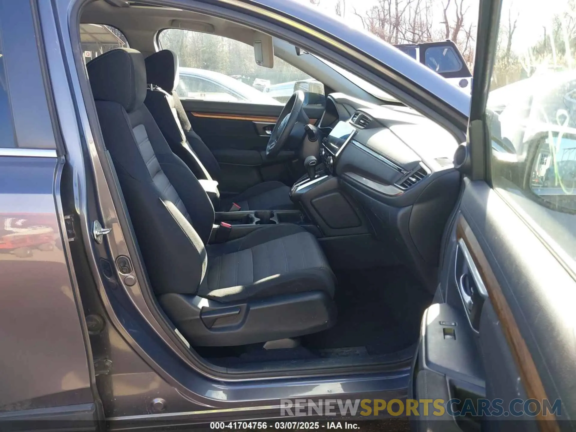 5 Photograph of a damaged car 2HKRW2H50KH637316 HONDA CR-V 2019