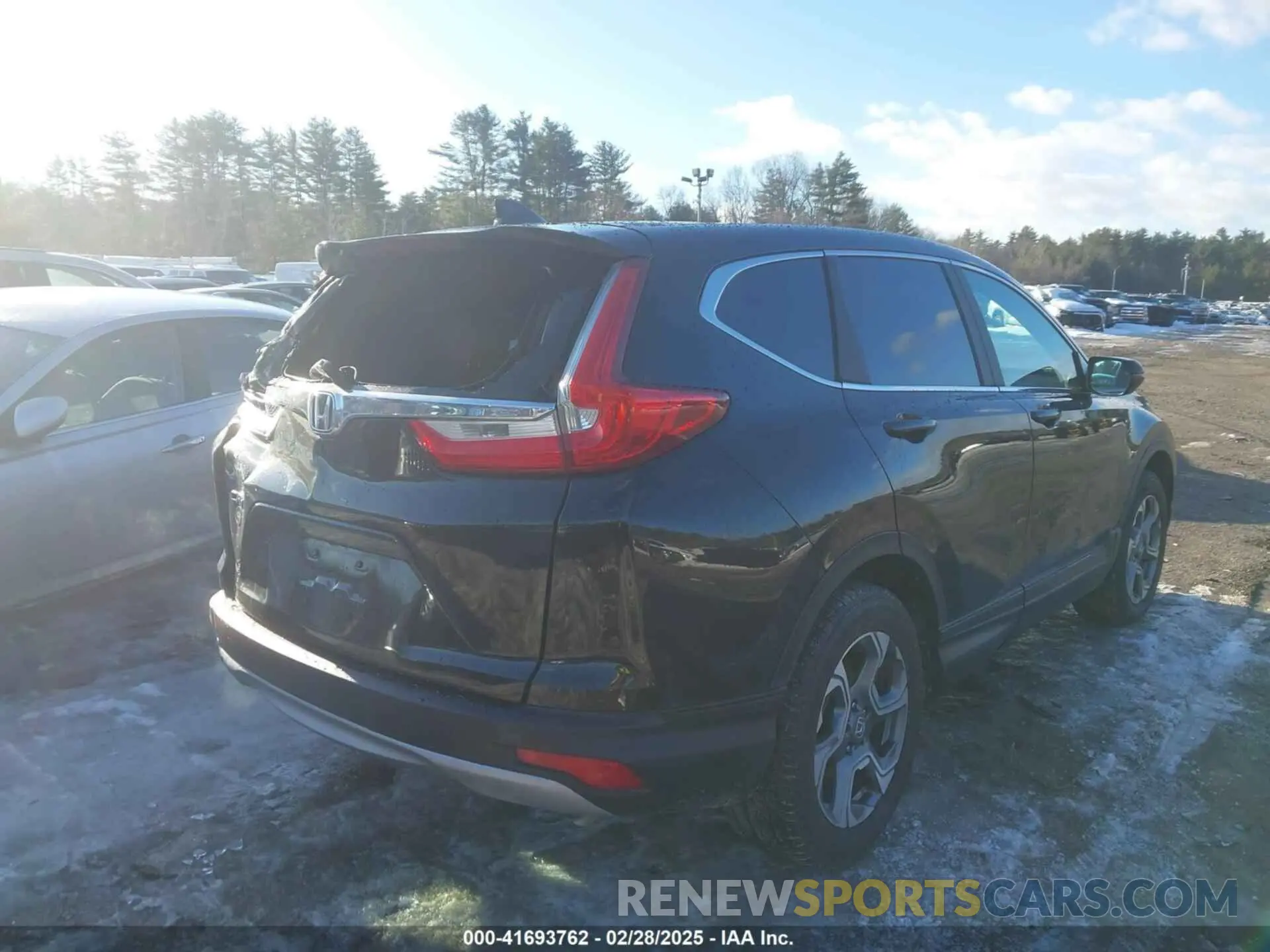 4 Photograph of a damaged car 2HKRW2H50KH646663 HONDA CR-V 2019
