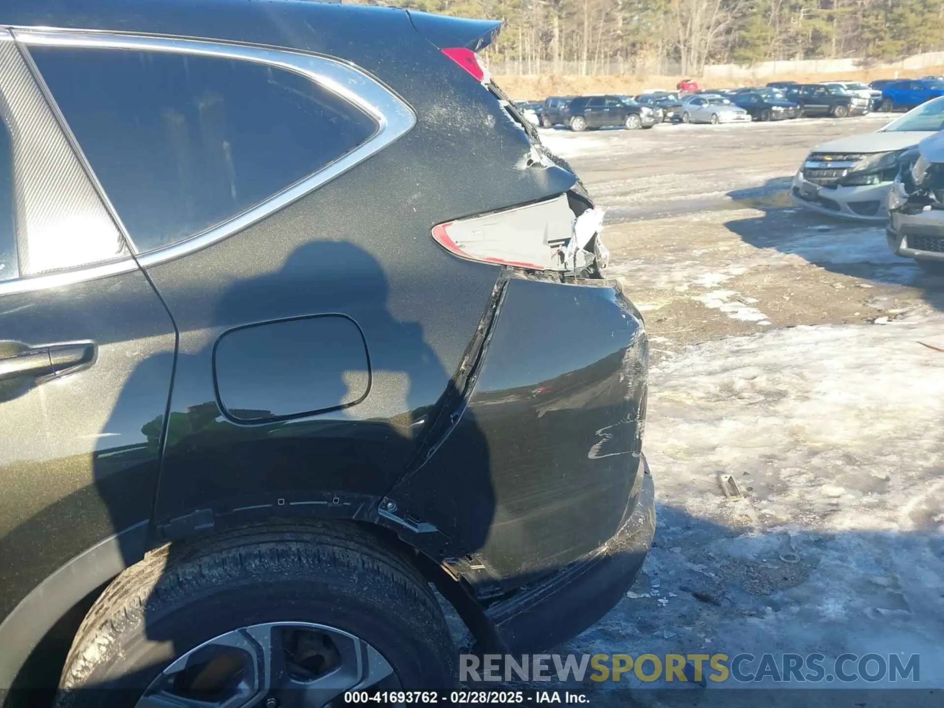 6 Photograph of a damaged car 2HKRW2H50KH646663 HONDA CR-V 2019