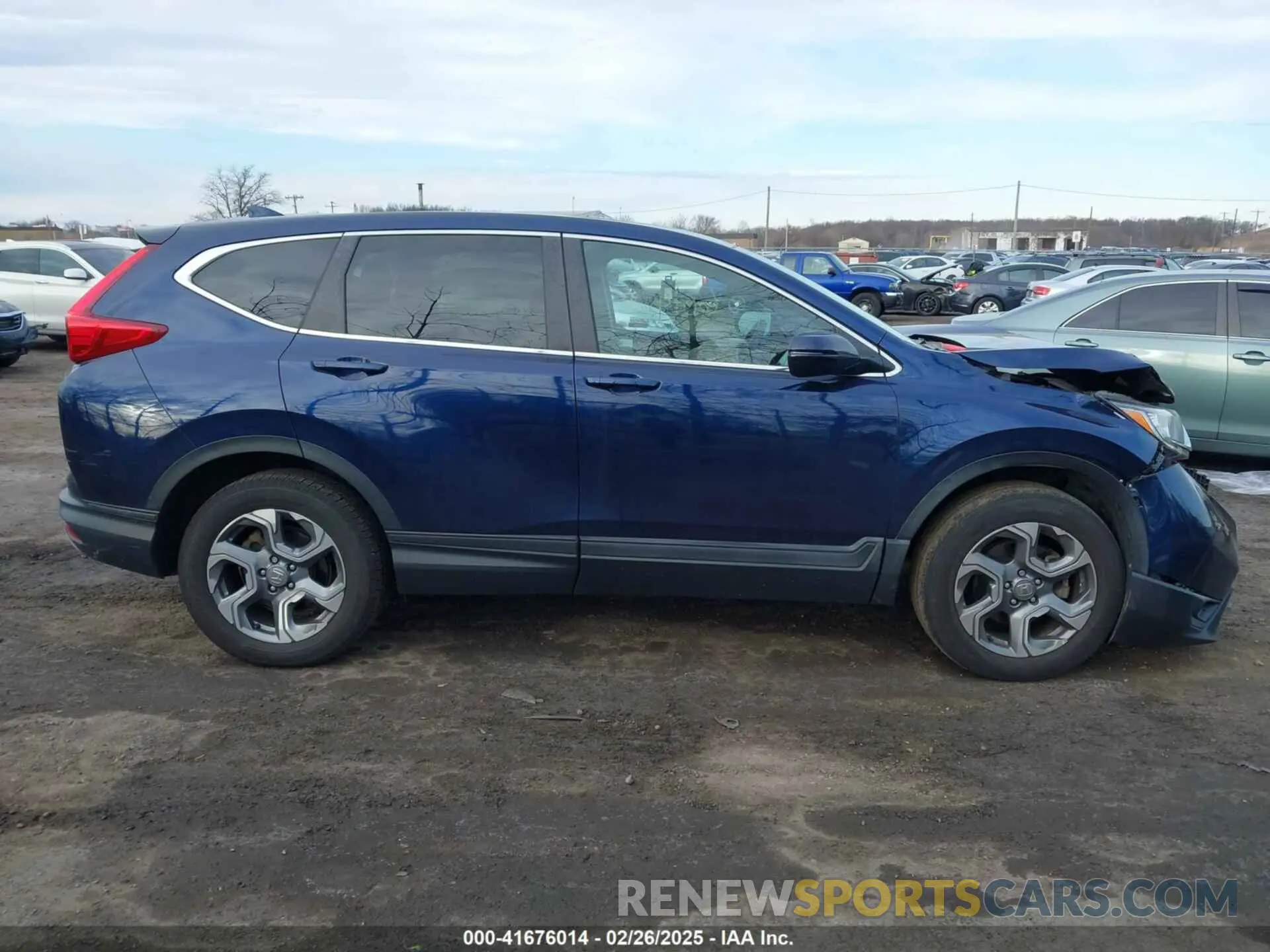 13 Photograph of a damaged car 2HKRW2H50KH648462 HONDA CR-V 2019