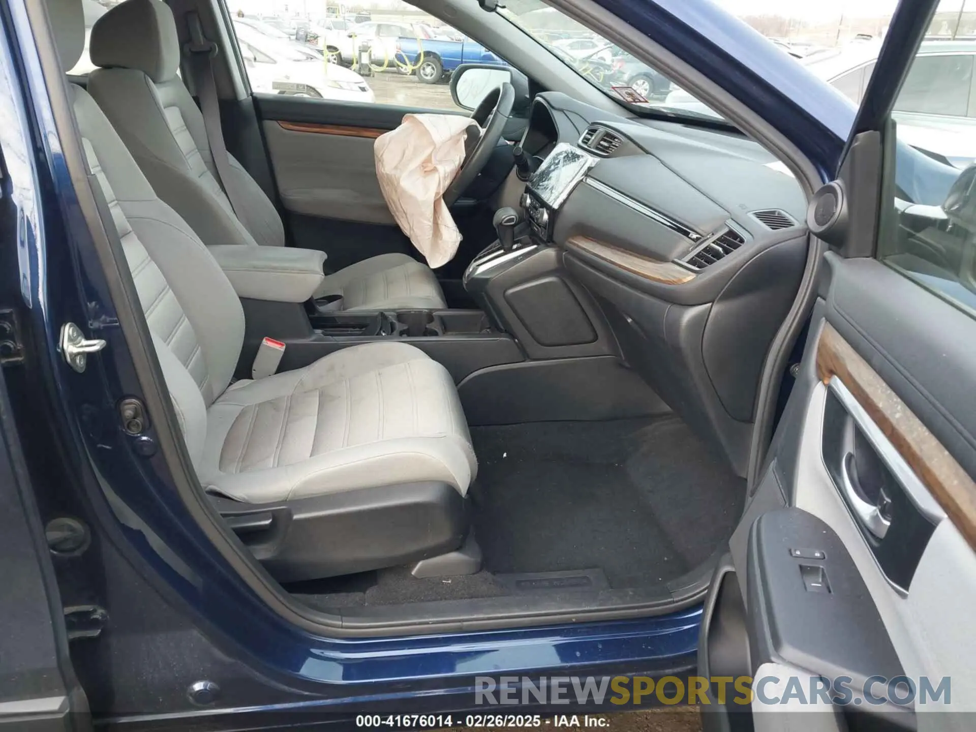 5 Photograph of a damaged car 2HKRW2H50KH648462 HONDA CR-V 2019