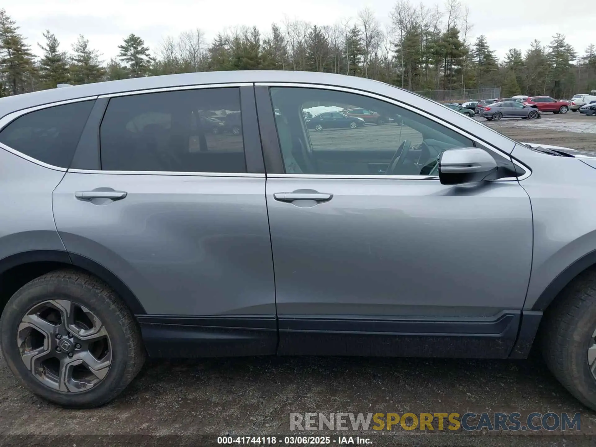 12 Photograph of a damaged car 2HKRW2H50KH649109 HONDA CR-V 2019