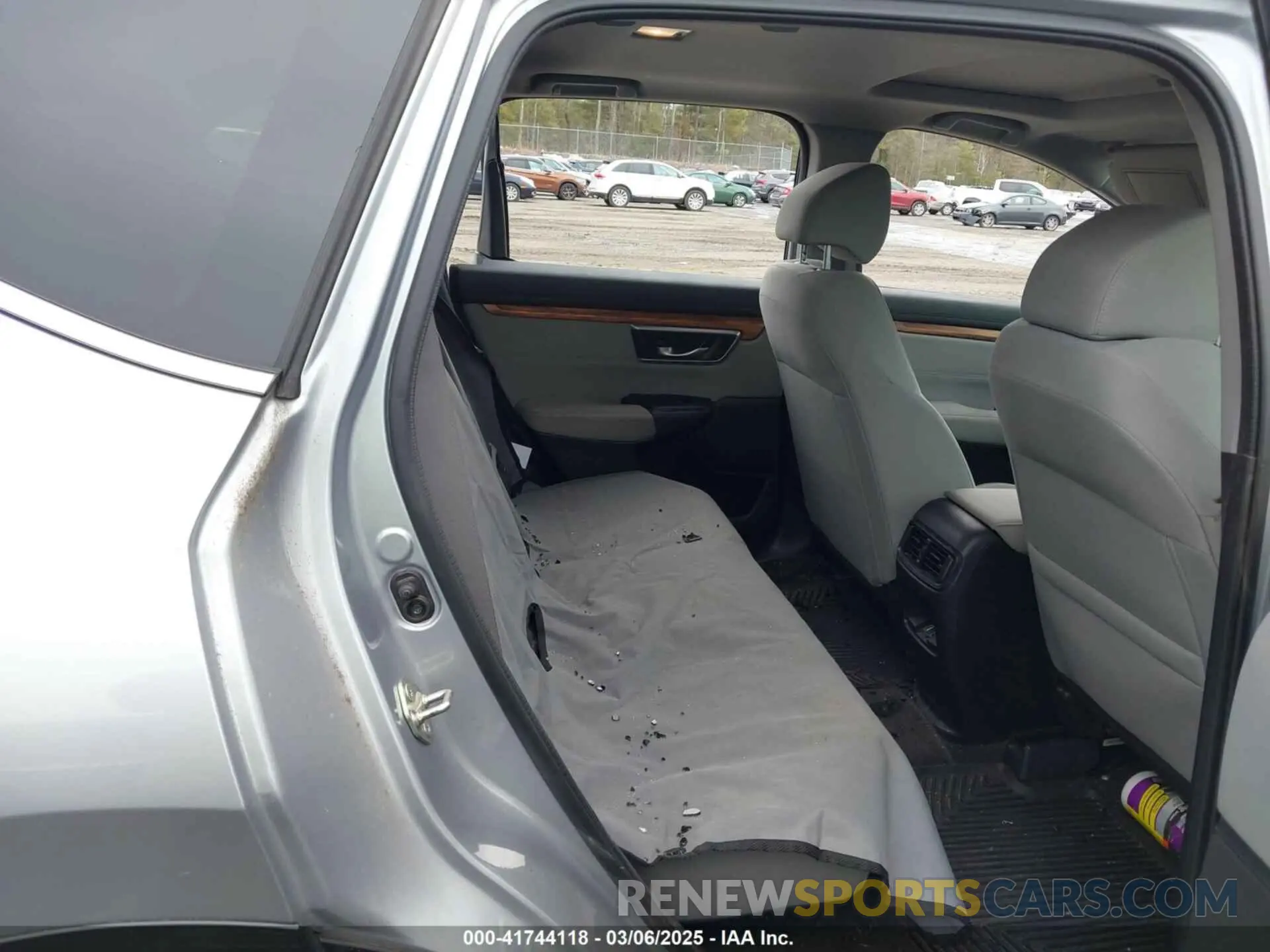 8 Photograph of a damaged car 2HKRW2H50KH649109 HONDA CR-V 2019