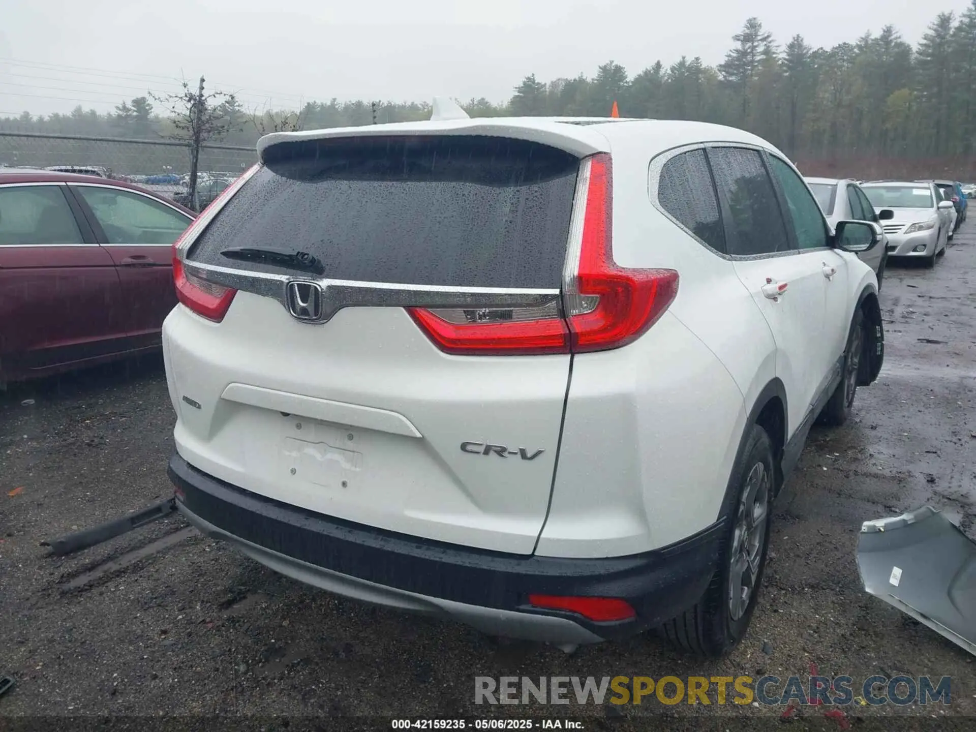 4 Photograph of a damaged car 2HKRW2H52KH660693 HONDA CR-V 2019