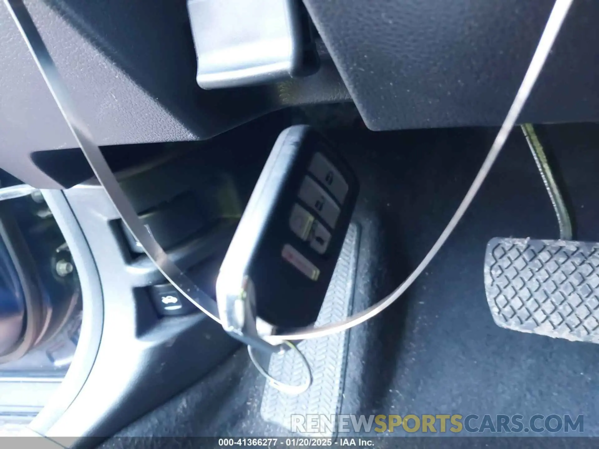 11 Photograph of a damaged car 2HKRW2H54KH630921 HONDA CR-V 2019