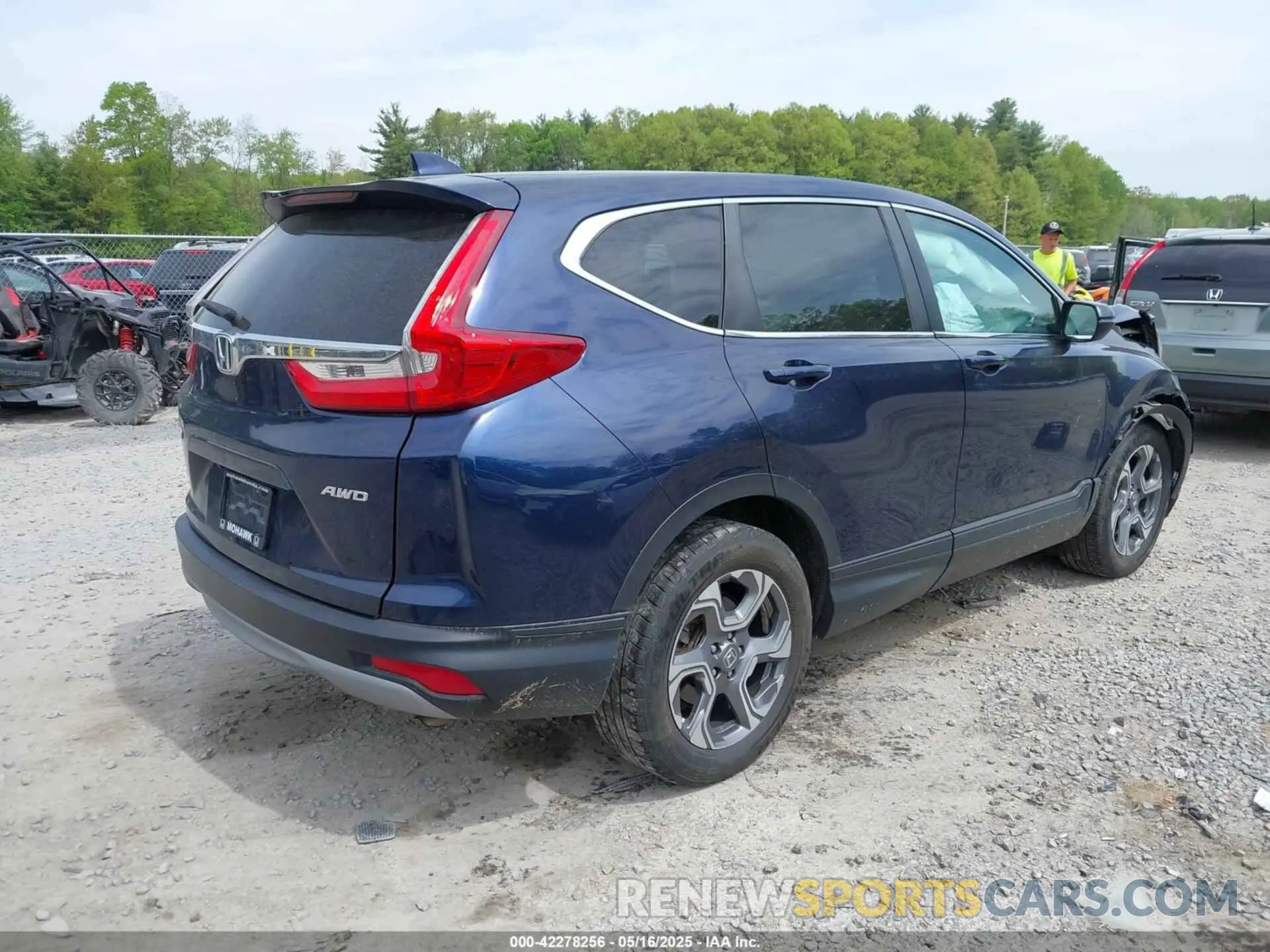 4 Photograph of a damaged car 2HKRW2H54KH657262 HONDA CR-V 2019