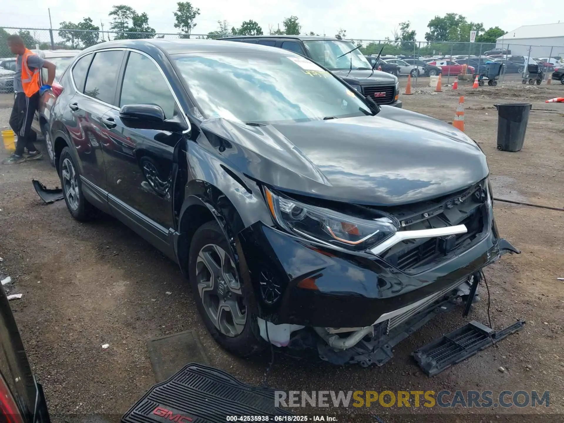 1 Photograph of a damaged car 2HKRW2H55KH676631 HONDA CR-V 2019