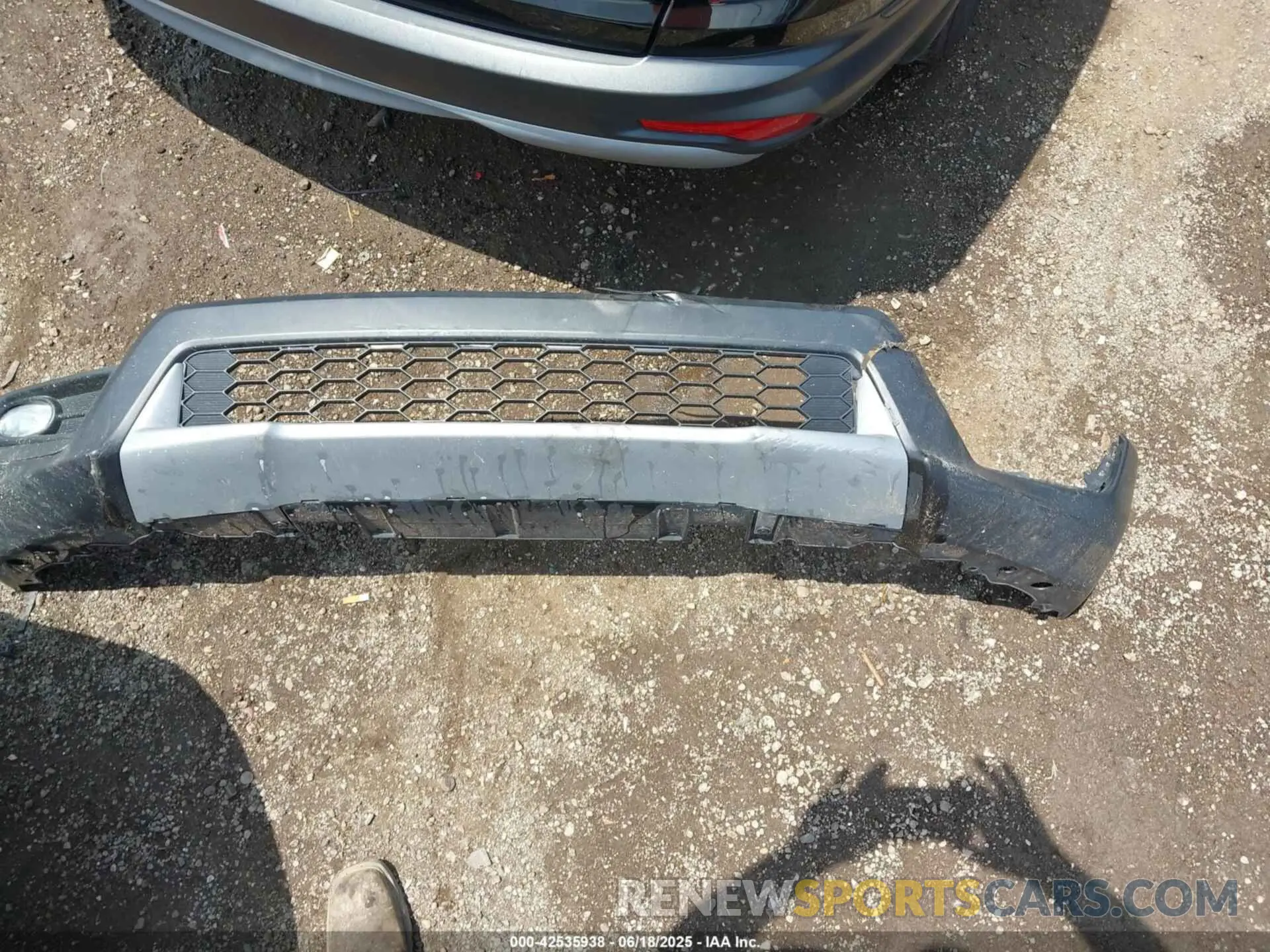 12 Photograph of a damaged car 2HKRW2H55KH676631 HONDA CR-V 2019