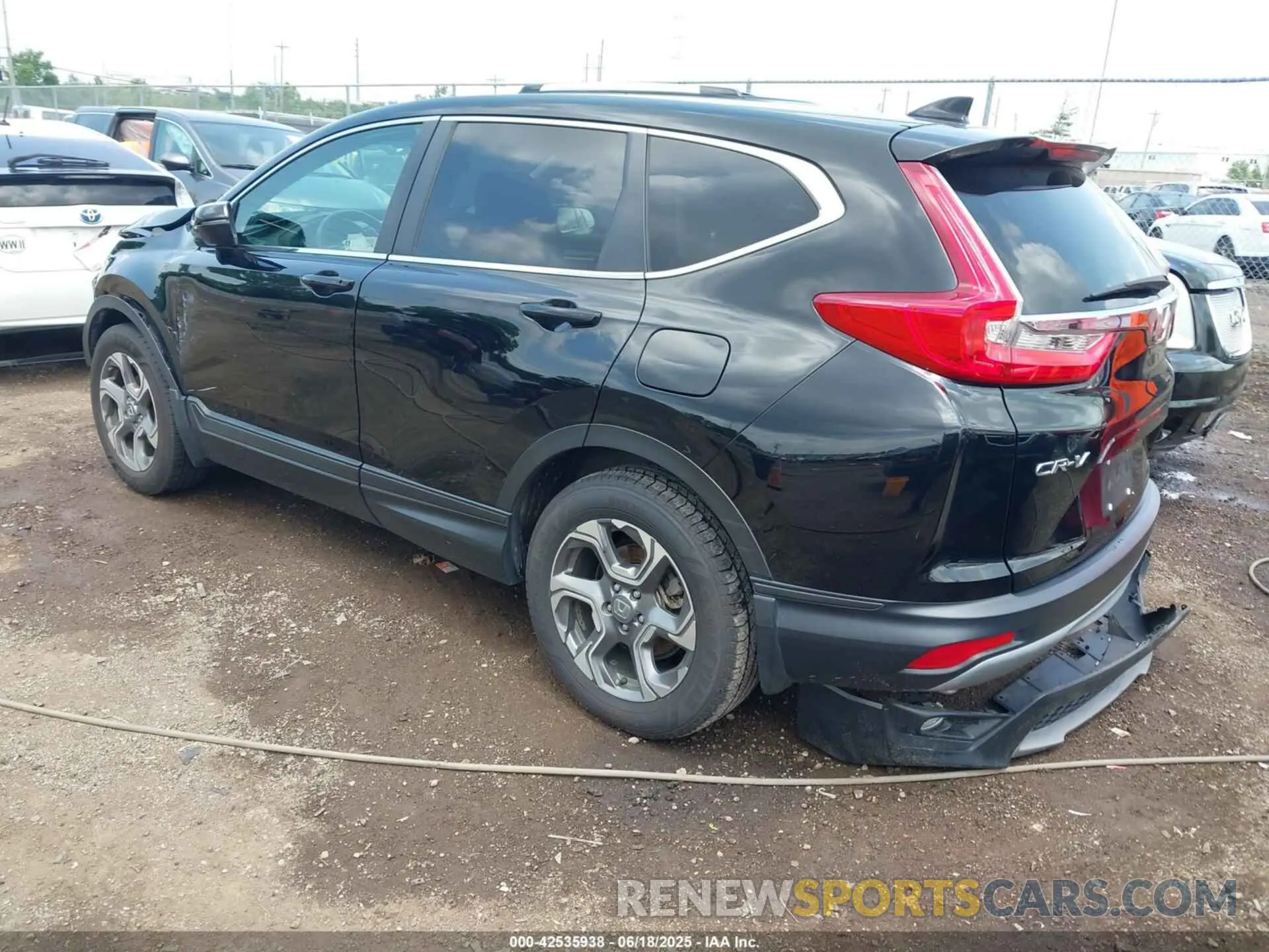 3 Photograph of a damaged car 2HKRW2H55KH676631 HONDA CR-V 2019