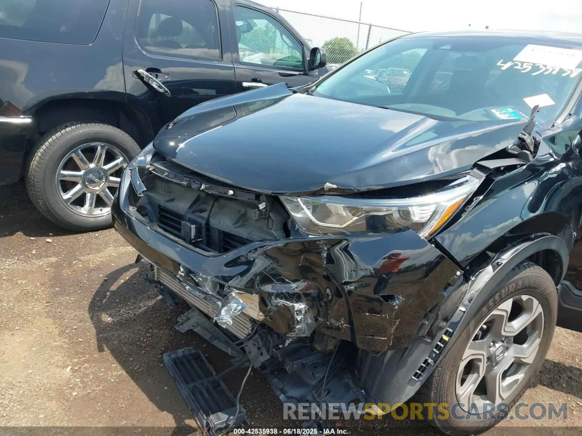6 Photograph of a damaged car 2HKRW2H55KH676631 HONDA CR-V 2019
