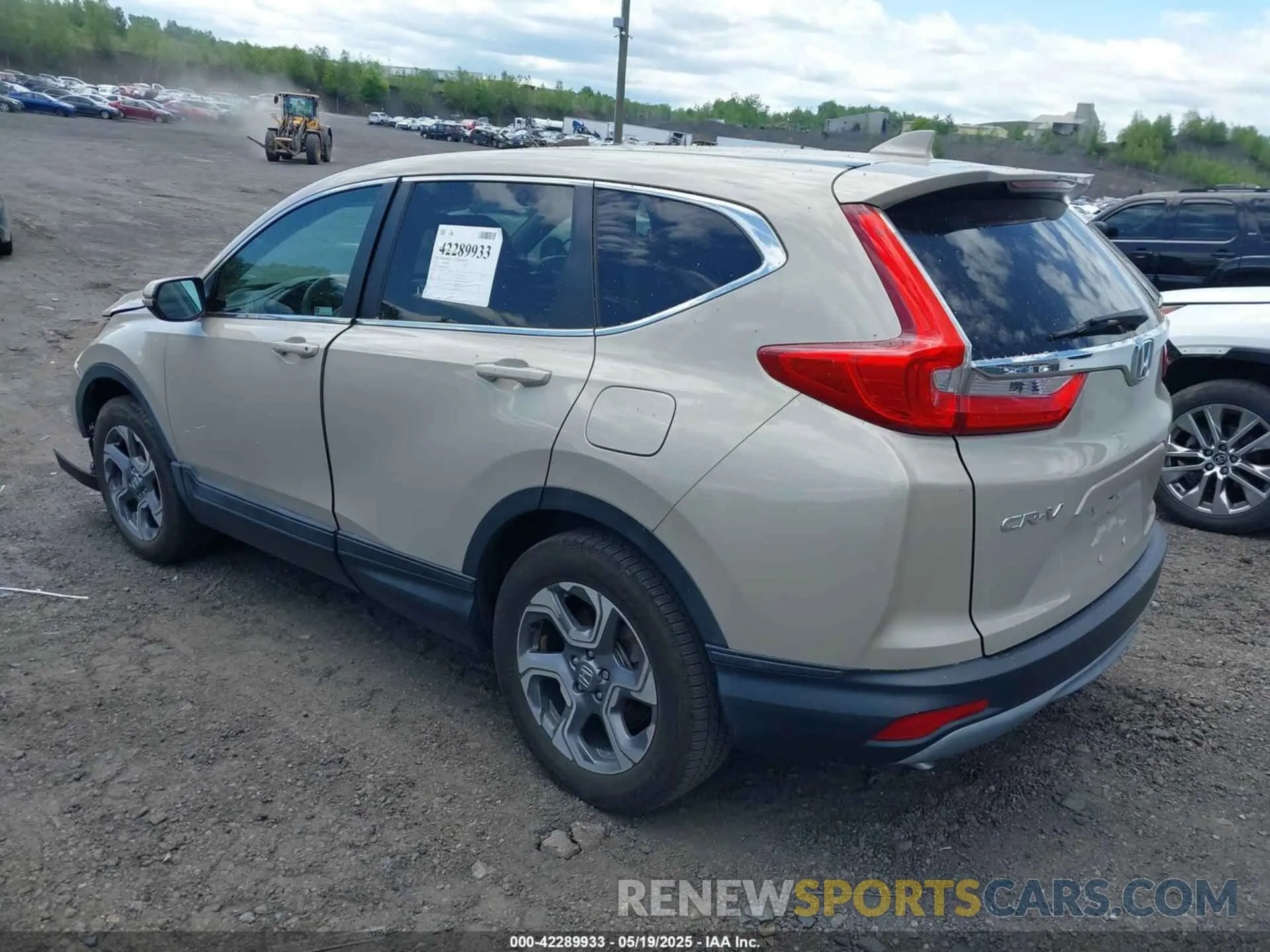 3 Photograph of a damaged car 2HKRW2H56KH634372 HONDA CR-V 2019