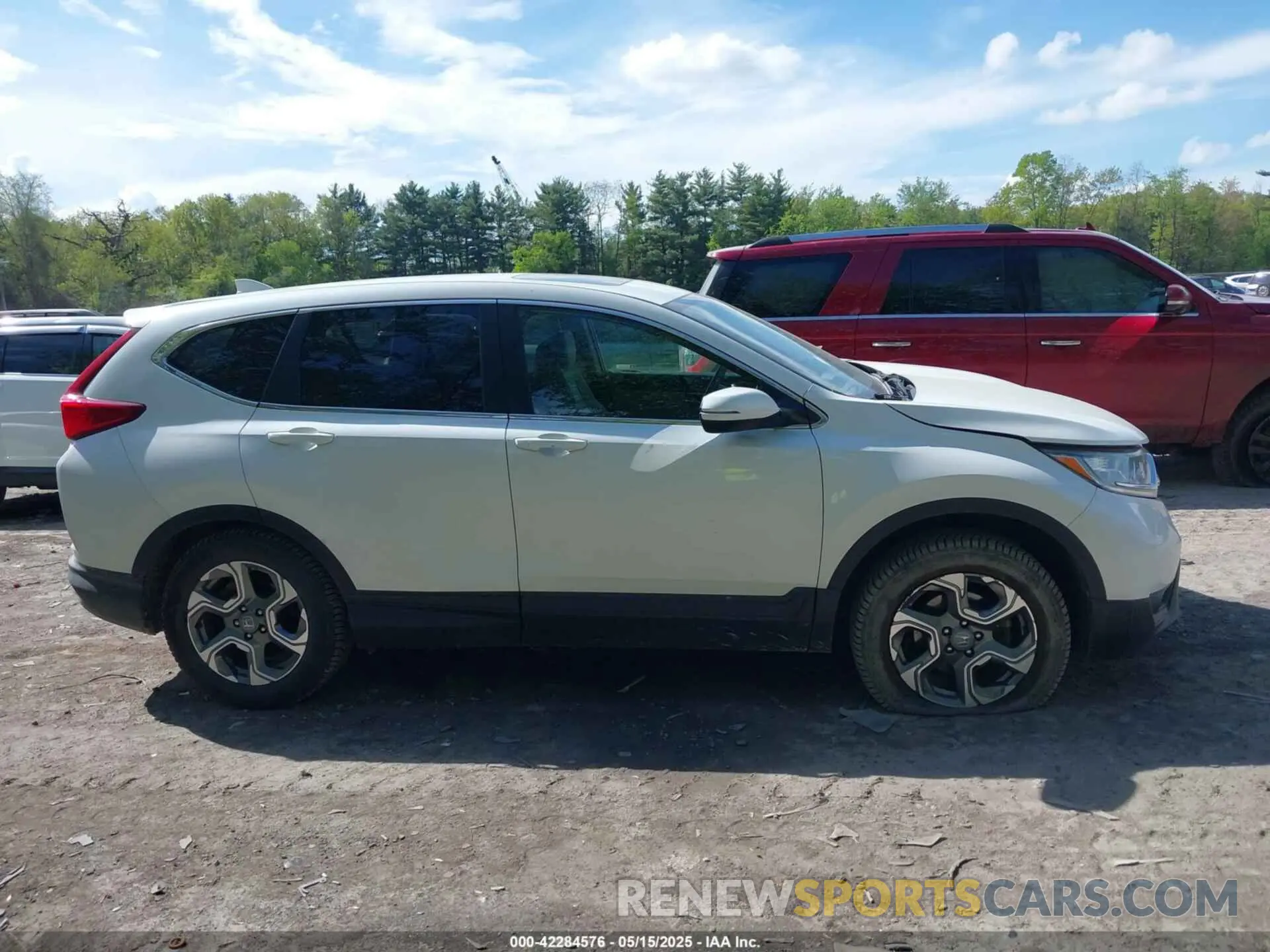 13 Photograph of a damaged car 2HKRW2H56KH666061 HONDA CR-V 2019