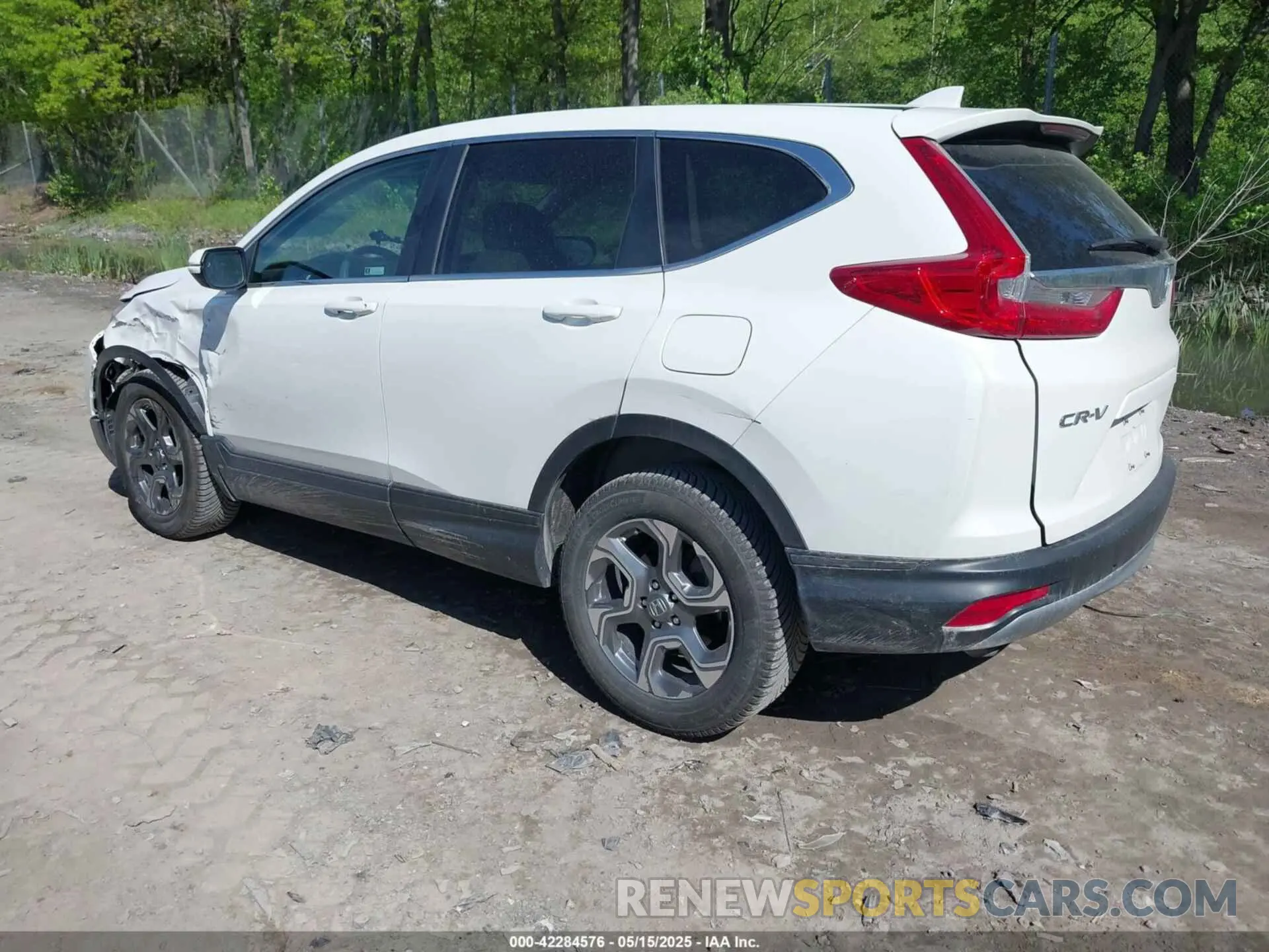3 Photograph of a damaged car 2HKRW2H56KH666061 HONDA CR-V 2019