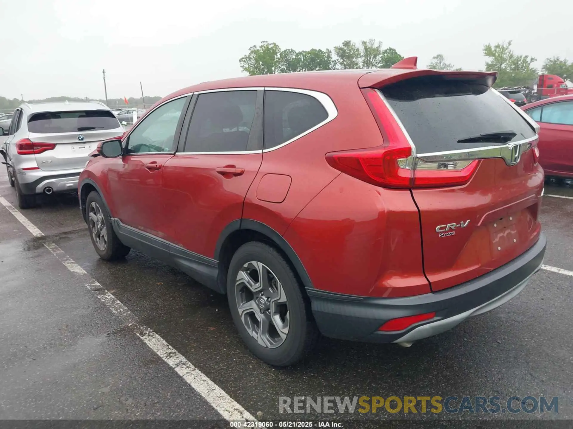 3 Photograph of a damaged car 2HKRW2H57KH613336 HONDA CR-V 2019