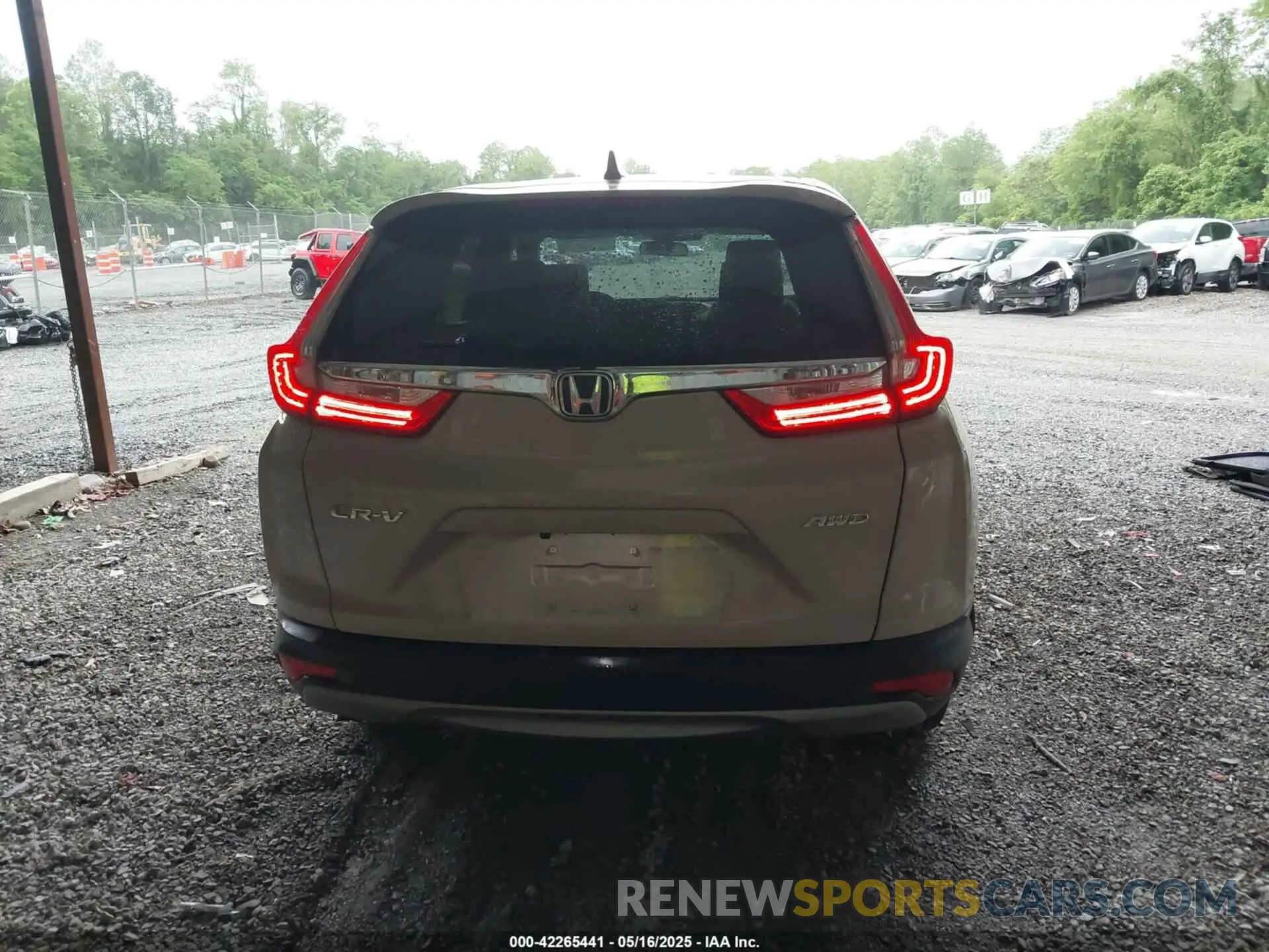 16 Photograph of a damaged car 2HKRW2H58KH601390 HONDA CR-V 2019
