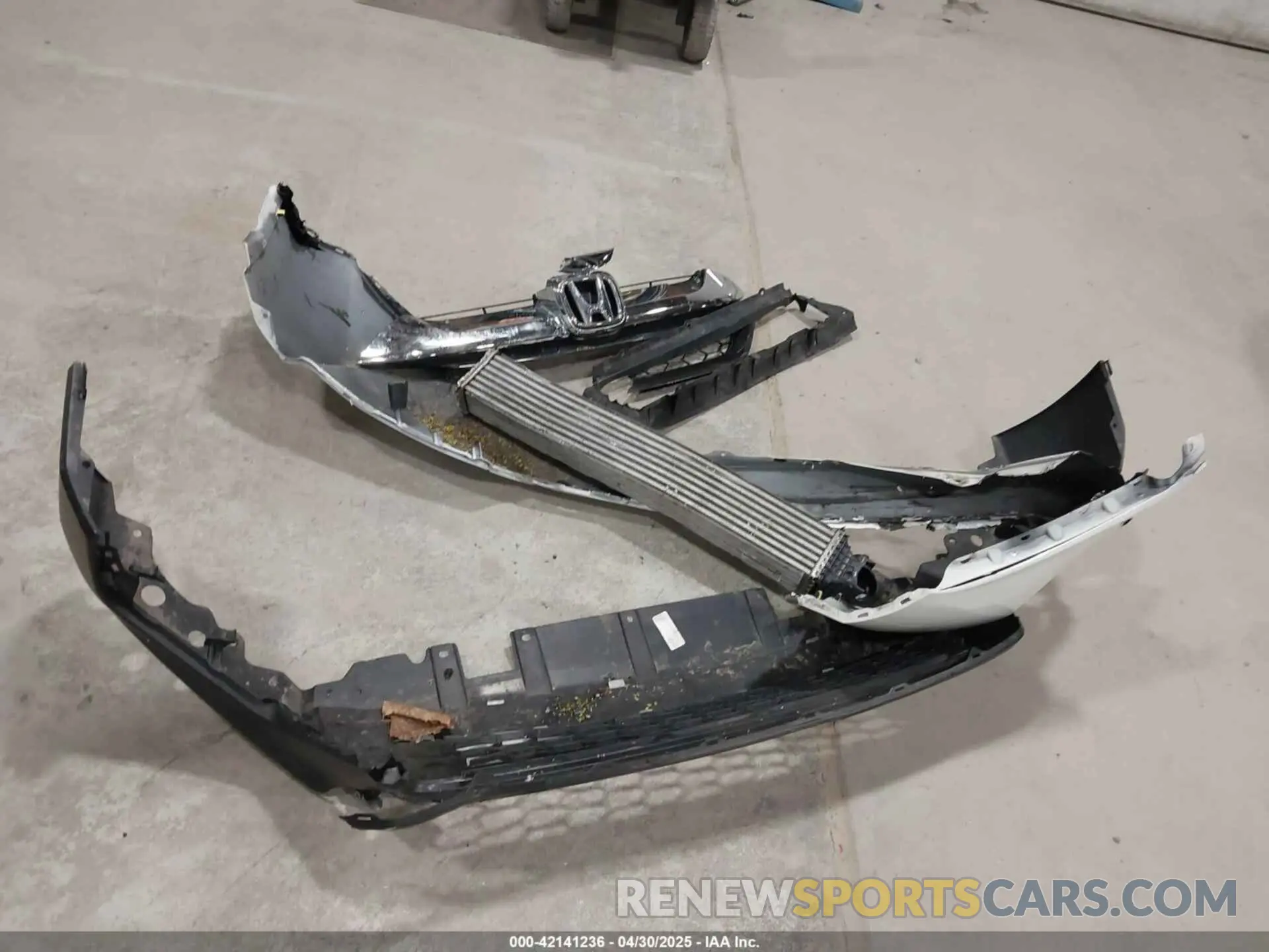 11 Photograph of a damaged car 2HKRW2H58KH622644 HONDA CR-V 2019