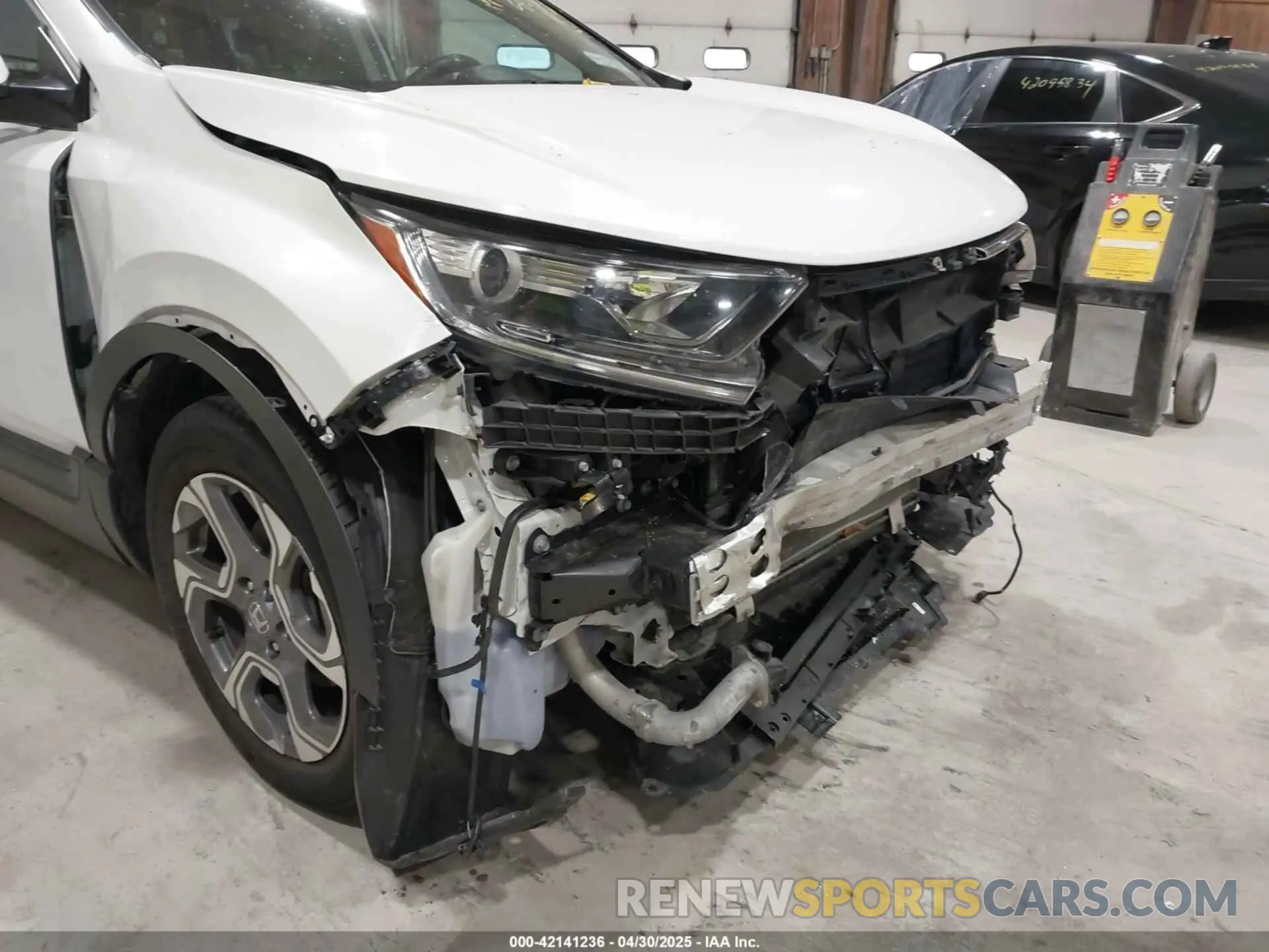 6 Photograph of a damaged car 2HKRW2H58KH622644 HONDA CR-V 2019