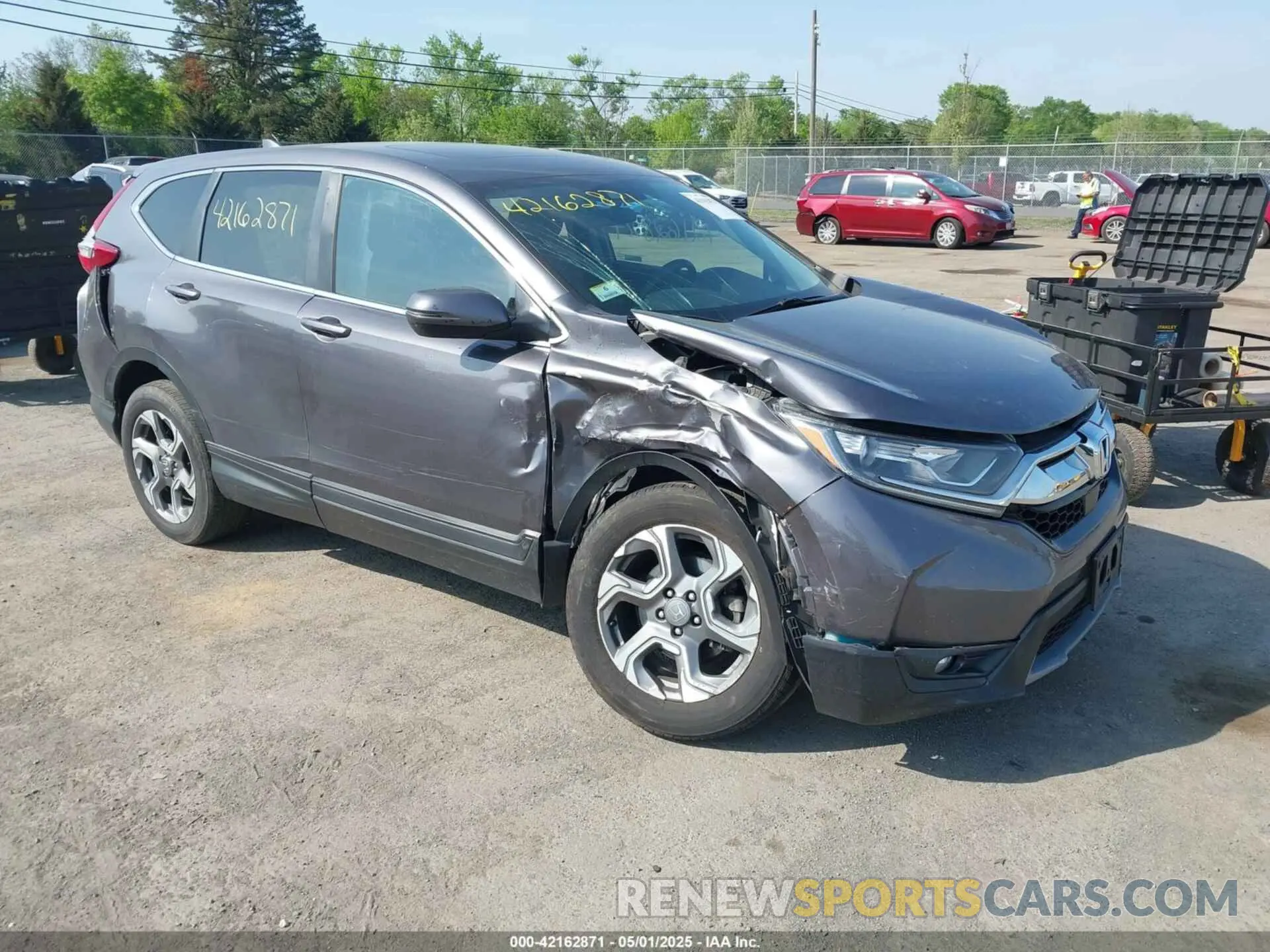 1 Photograph of a damaged car 2HKRW2H58KH641727 HONDA CR-V 2019