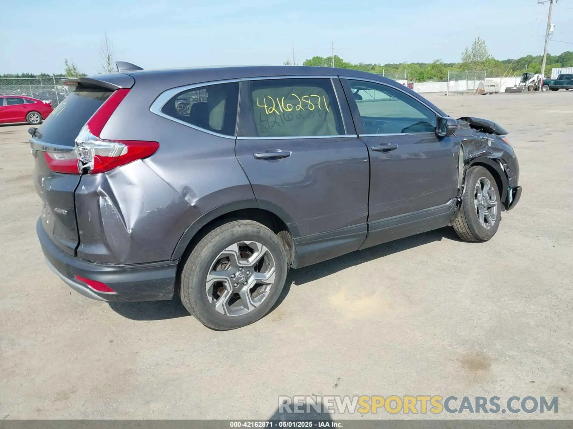 4 Photograph of a damaged car 2HKRW2H58KH641727 HONDA CR-V 2019