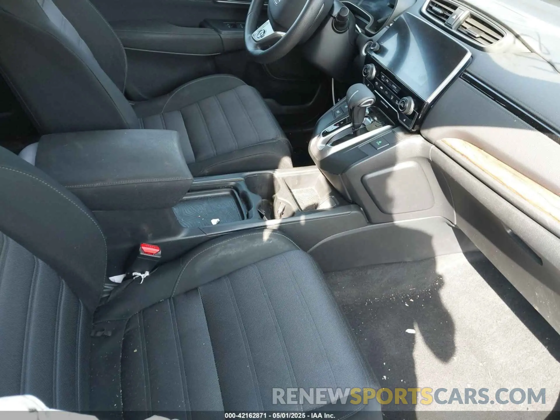 5 Photograph of a damaged car 2HKRW2H58KH641727 HONDA CR-V 2019