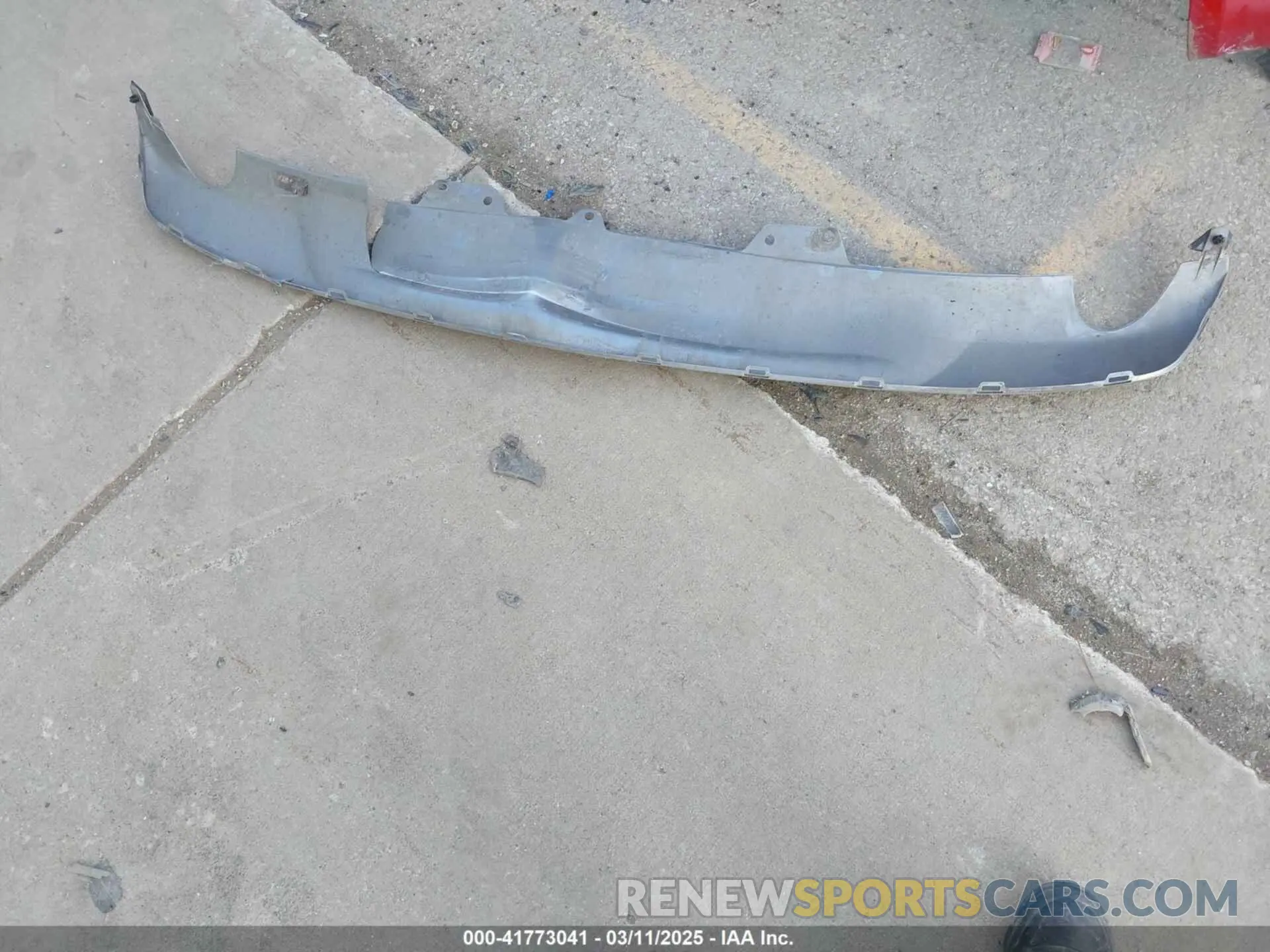 12 Photograph of a damaged car 2HKRW2H58KH660245 HONDA CR-V 2019